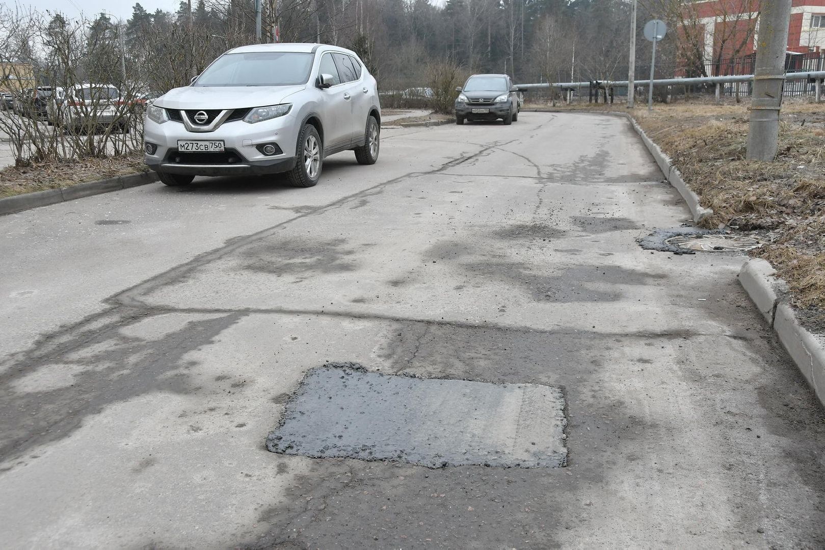 ямочный ремонт, вертикалки, ремонт дорог Власиха, ямы на дорогах, Власиха ямы на дороге,