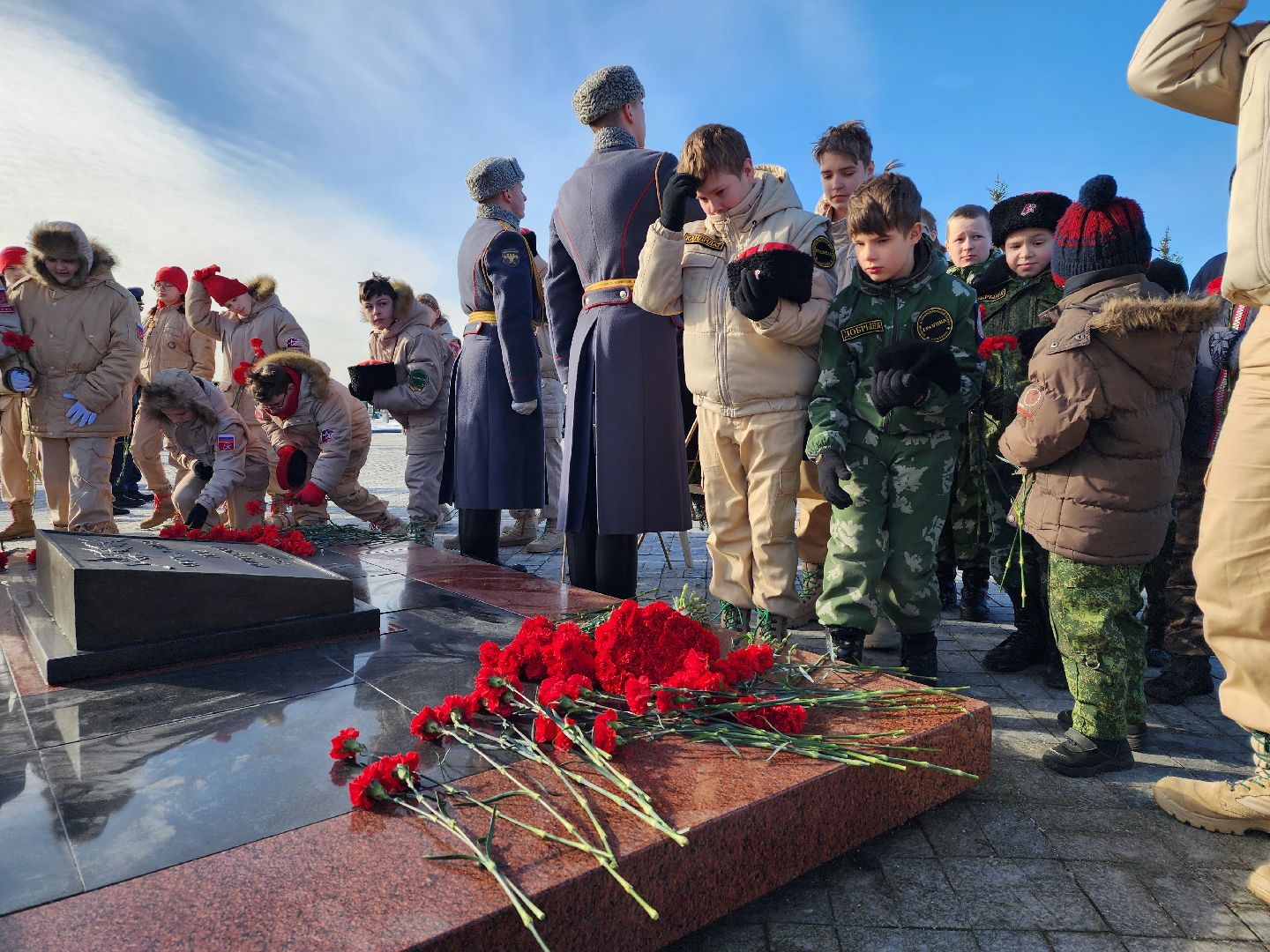 возложение цветов, мытищи, память, герои,