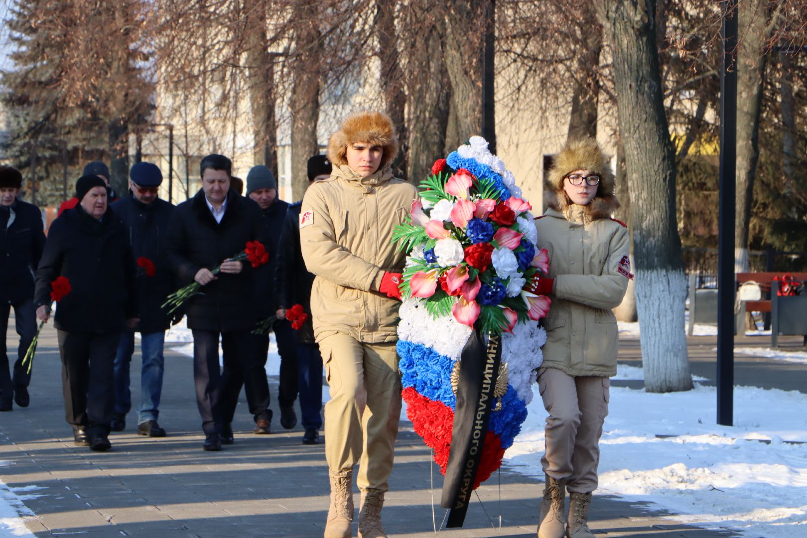 день защитника отечества, серебряные пруды, возложение, братская могила,