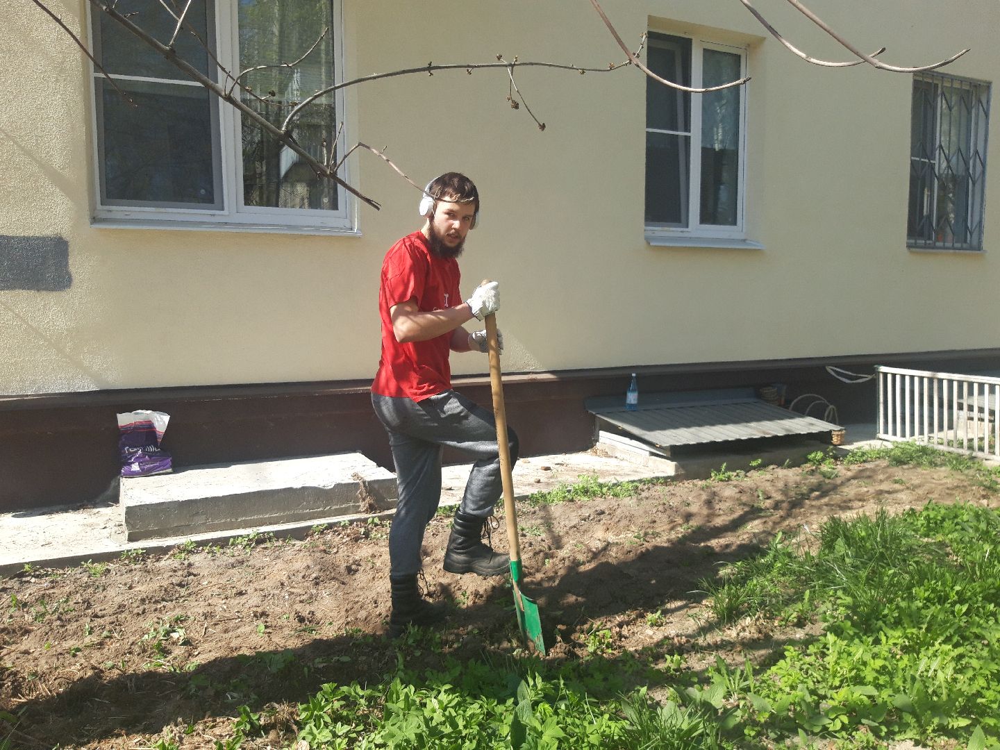 субботник, доброе дело, выходи во двор,
