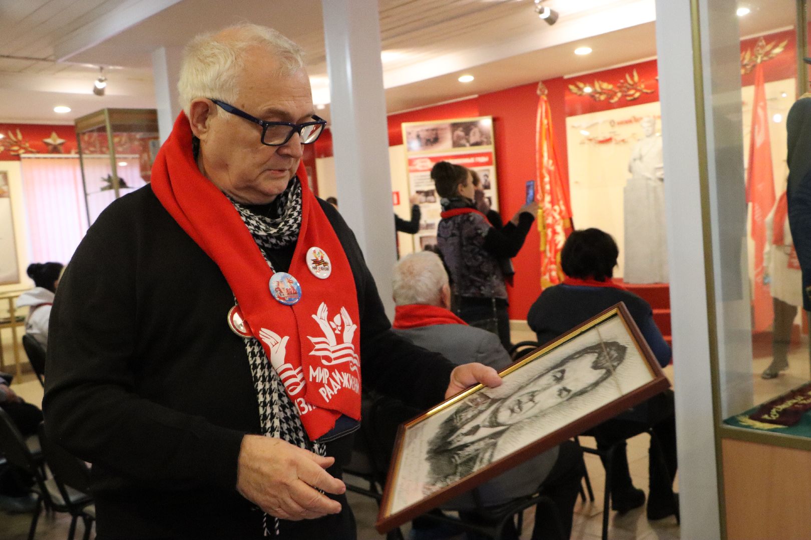 серебряные пруды, фонд мир ради жизни, маршал чуйков, дом-музей чуйкова, портрет василия ивановича чуйкова, сын чуйкова,