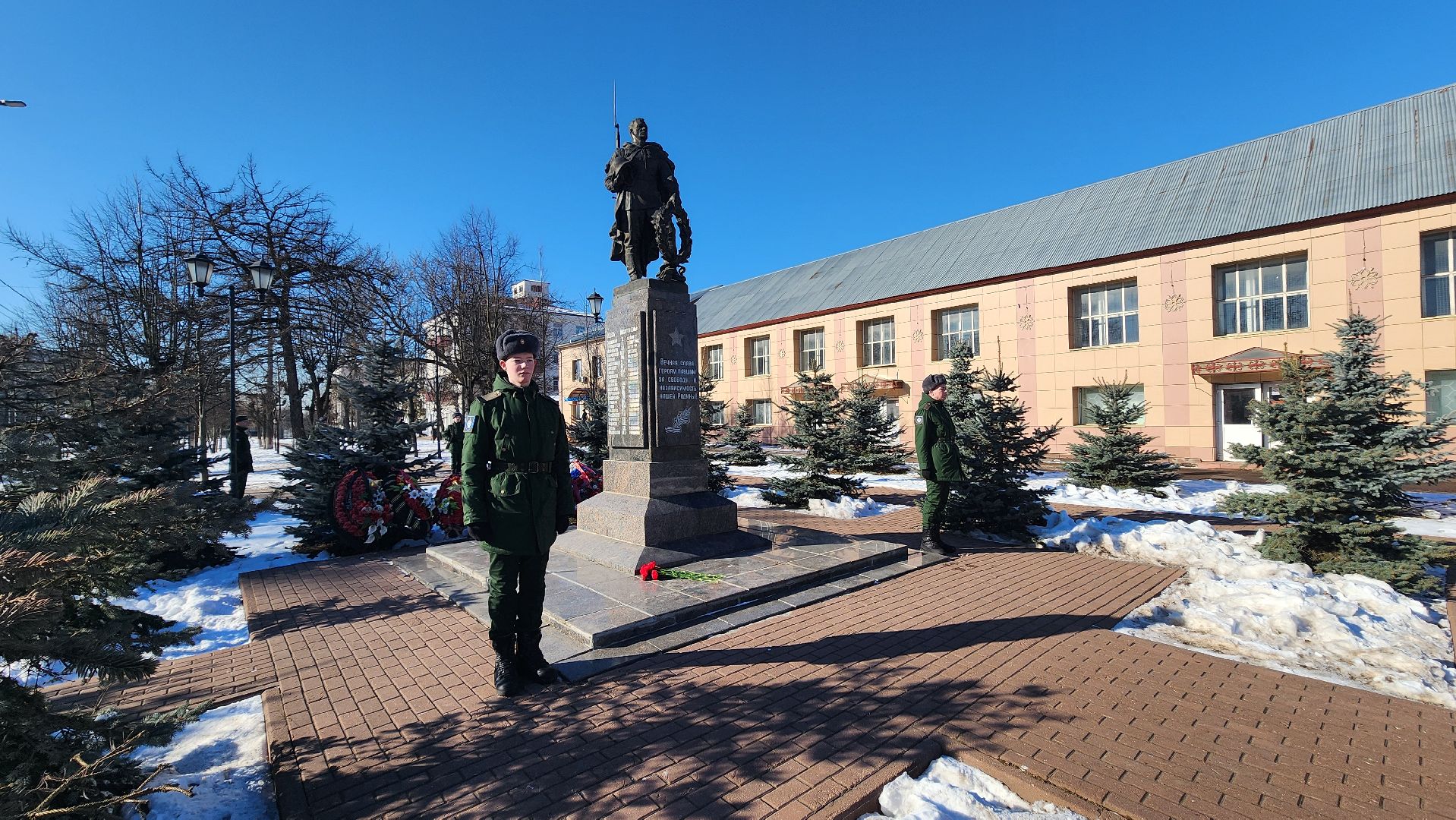 солнечногорск, вертикалки, советская площадь, памятник погибшим воинам, день защитника отечества,