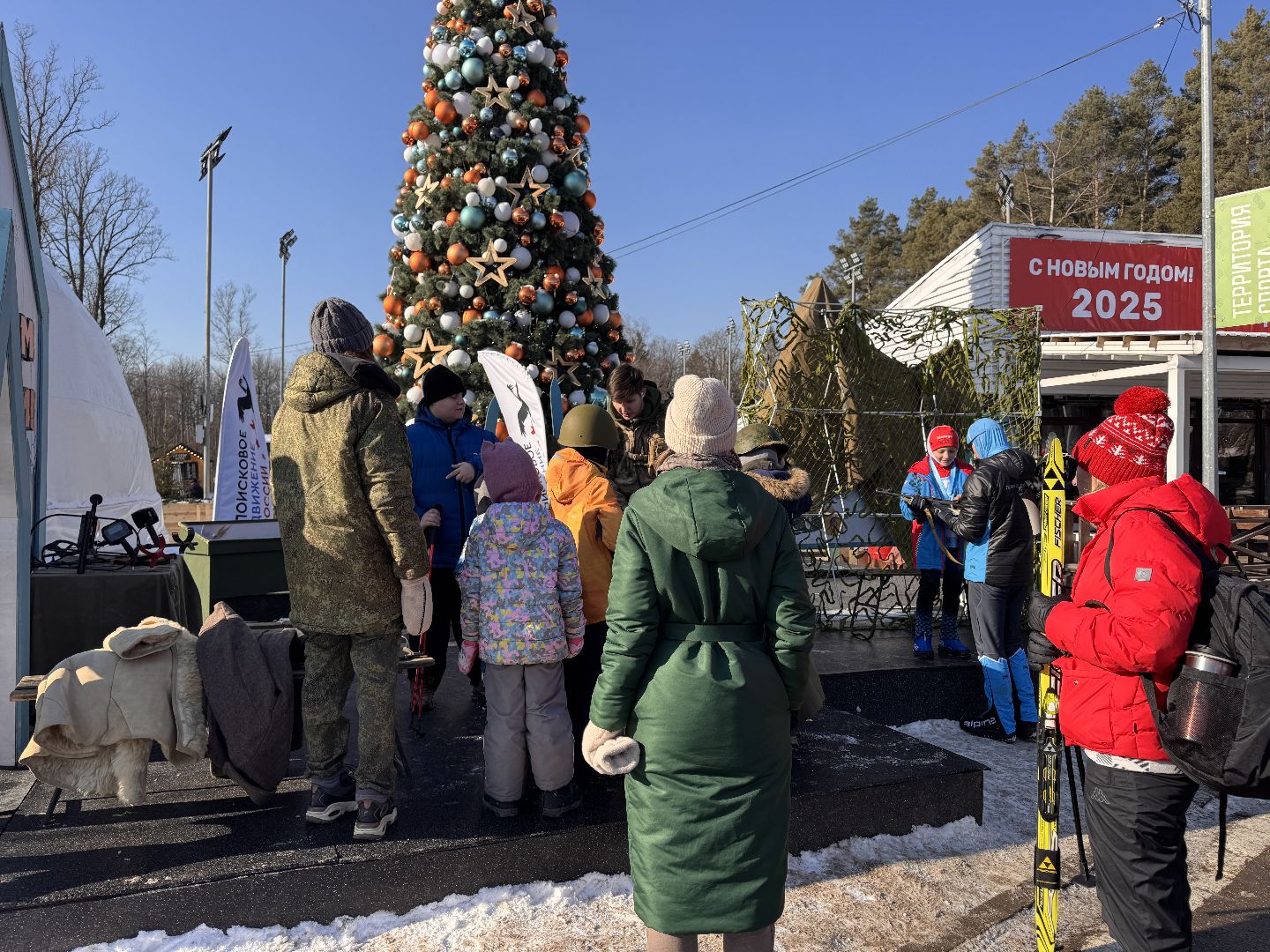 23 февраля, поисковое движение, ввставка артефактов, вертикалки,