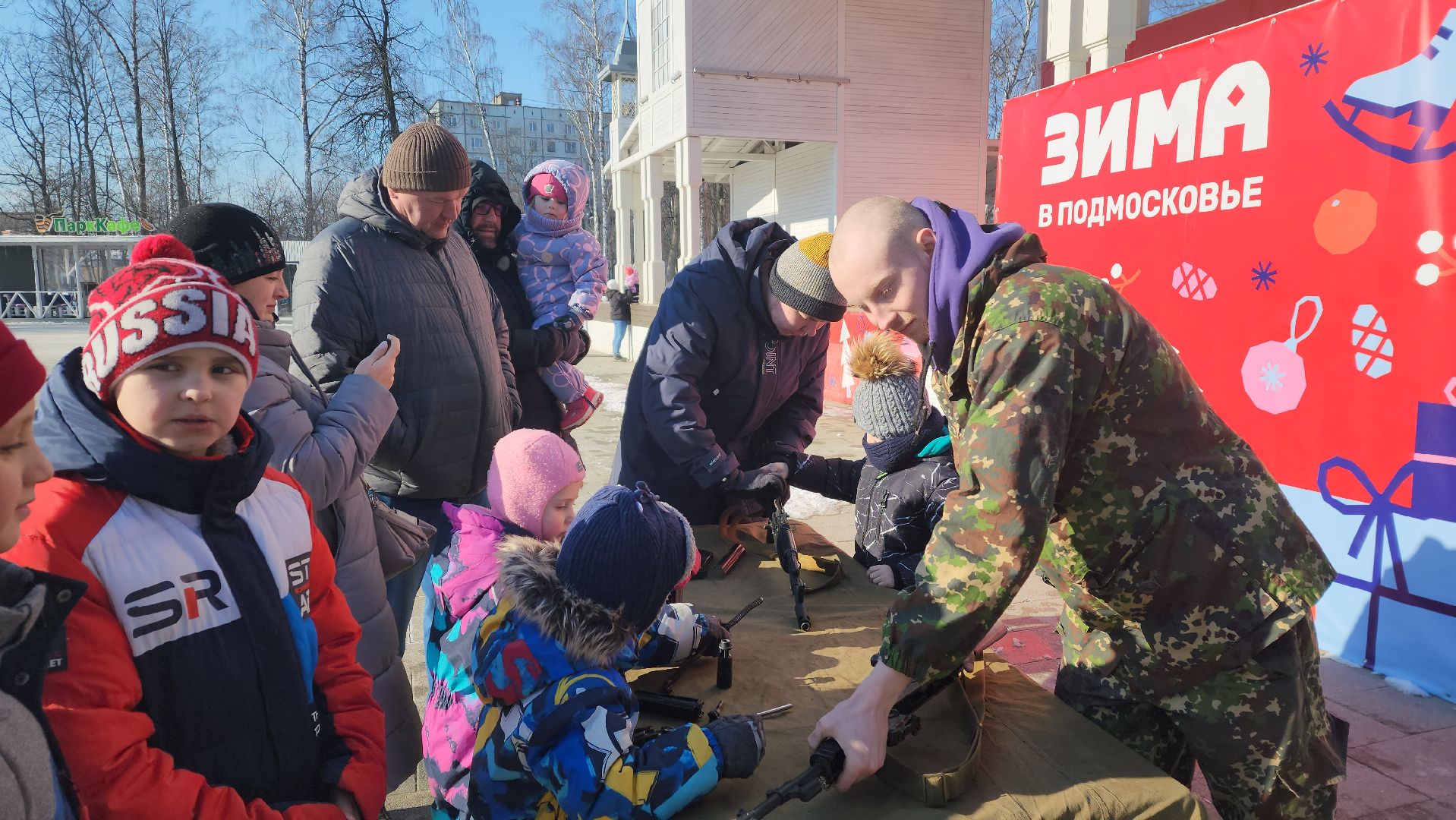пушкино, центральный парк, автомат, сборка оружия, мастер класс, патриотическое воспитание молодежи,