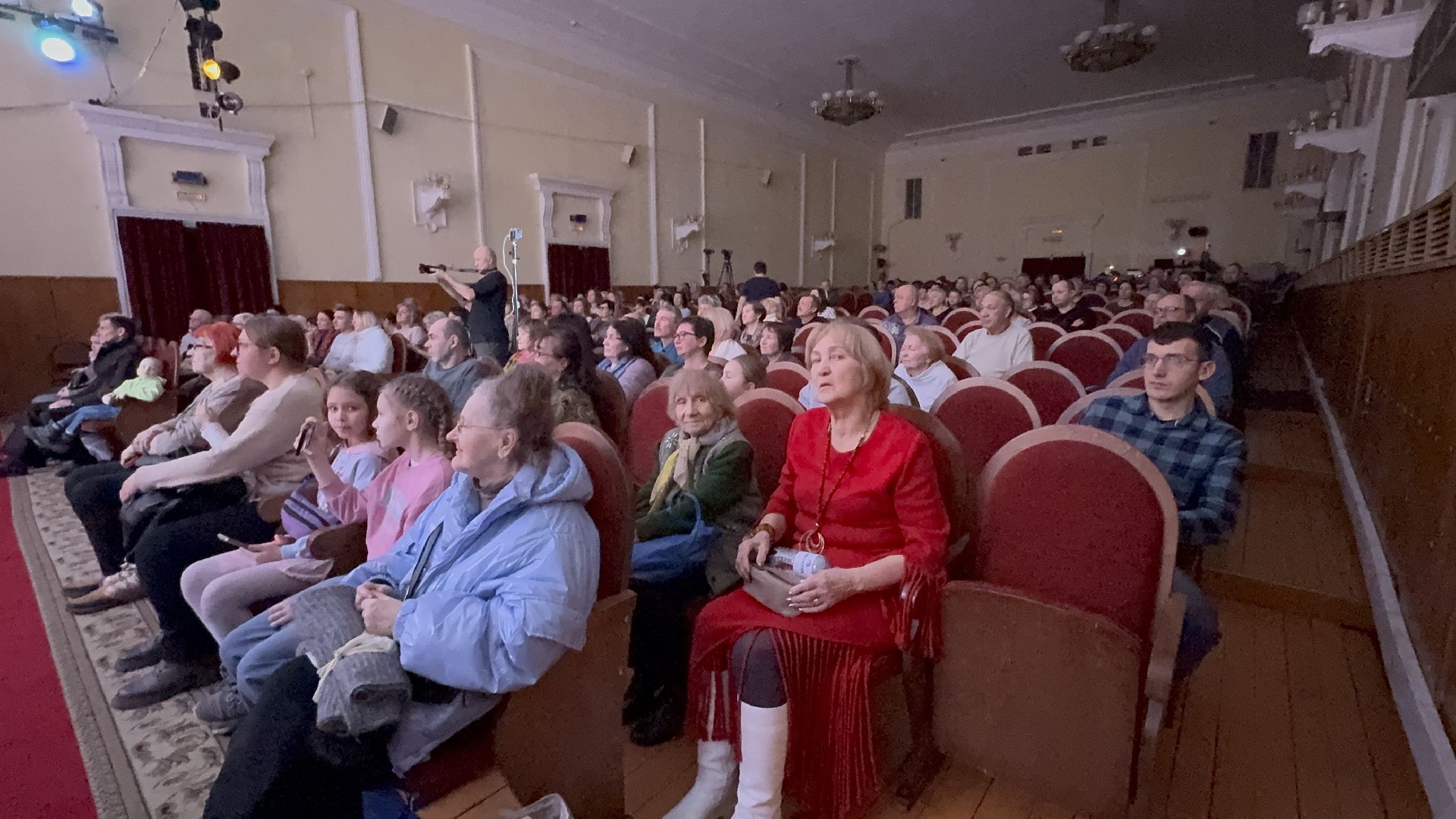 солнечногорск, сольный концерт, мария браво, зрители, день защитника отечества, вертикалки,