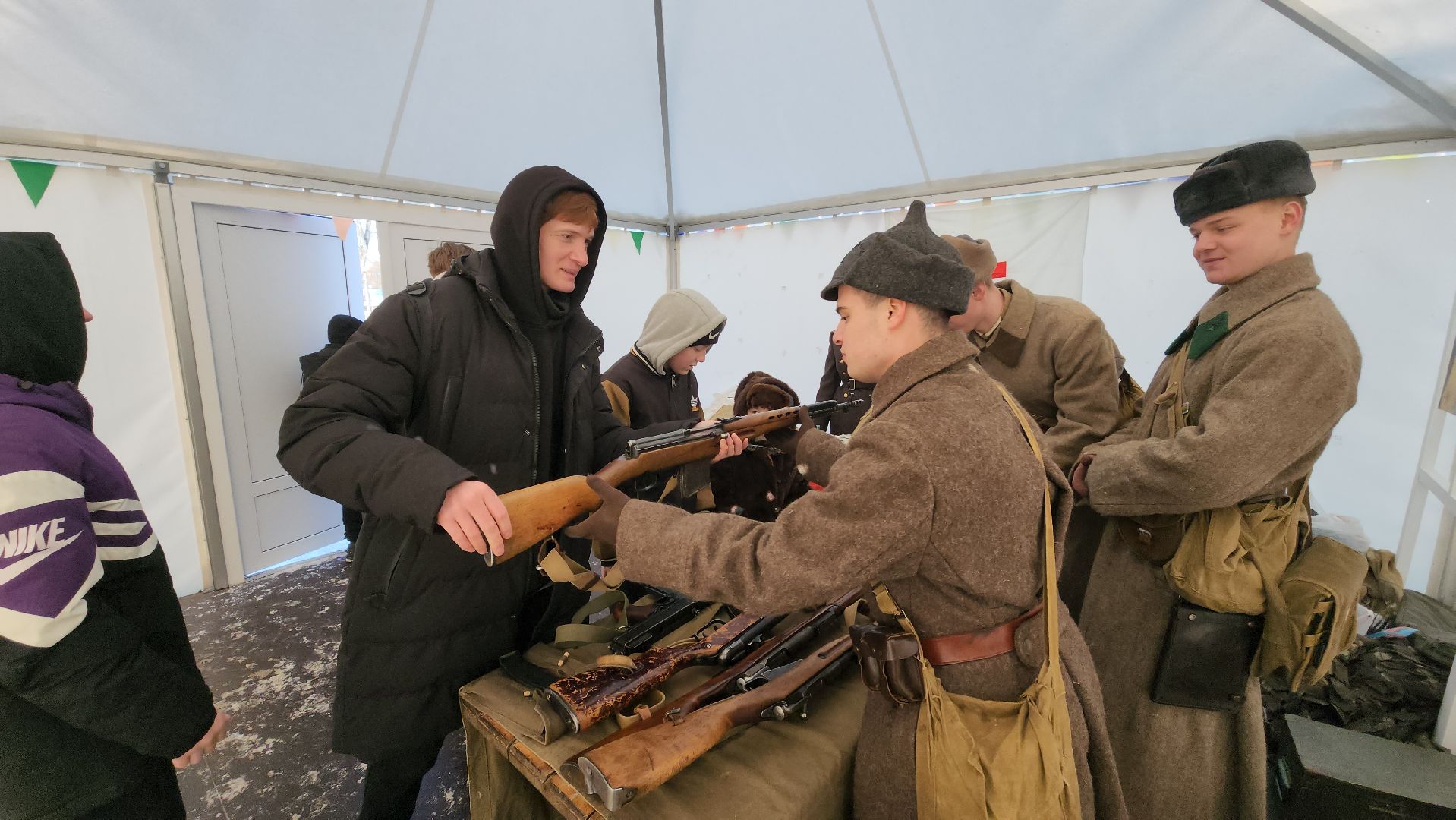 кашира, парк, день защитника отечества, великая отечественная война, музей, вертикальное, оружие, вертикалки,