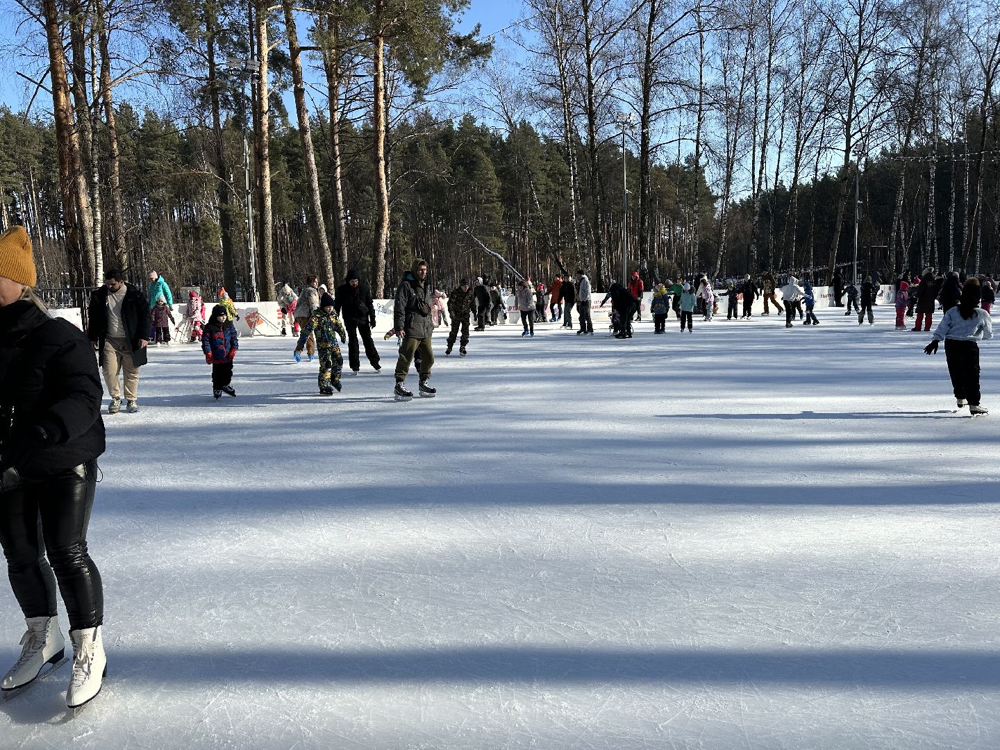 день защитника отечества, каток в парке,