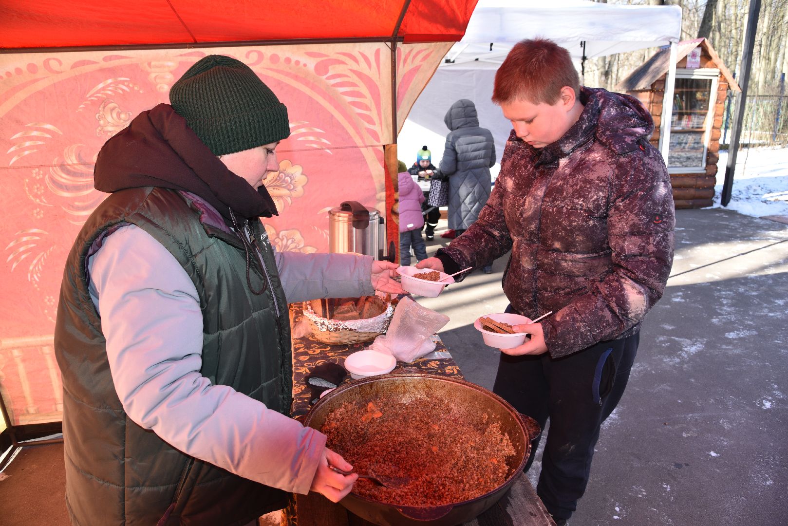 лотошино, лотошинский парк, день защитника отечества, солдатская каша,