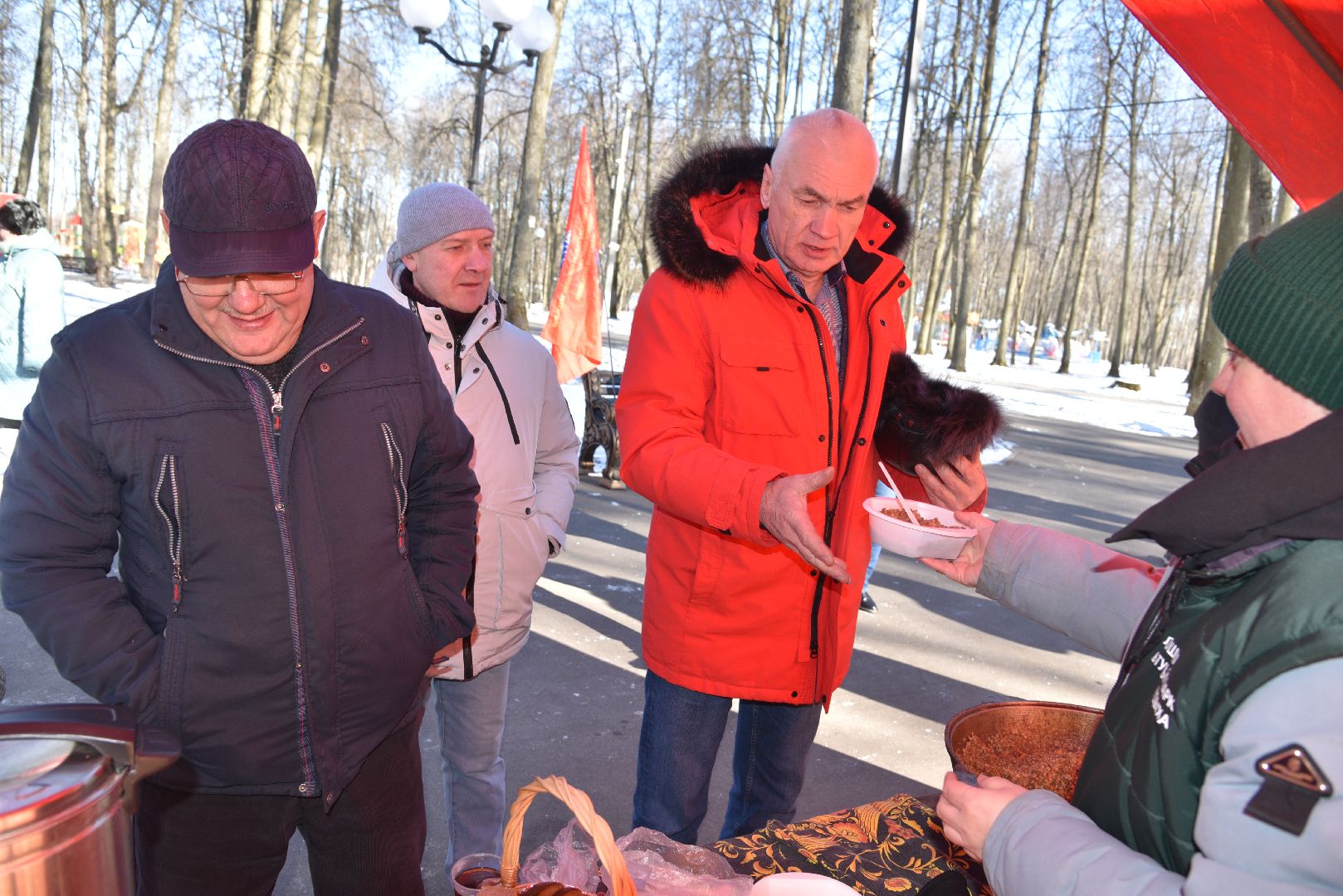 лотошино, лотошинский парк, день защитника отечества, солдатская каша,