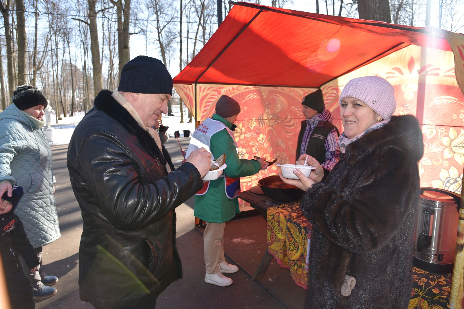 лотошино, лотошинский парк, день защитника отечества, солдатская каша,