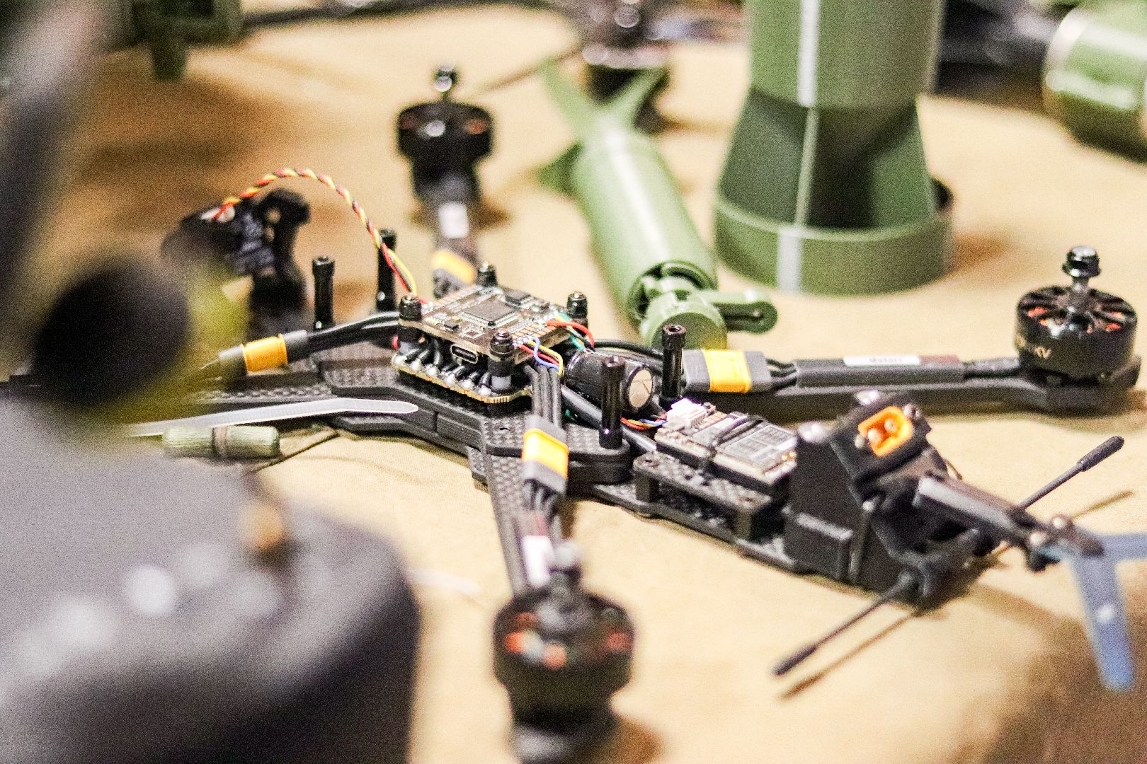 Клин, общество, выставка вооружения, люди, оружие, вертикалки,