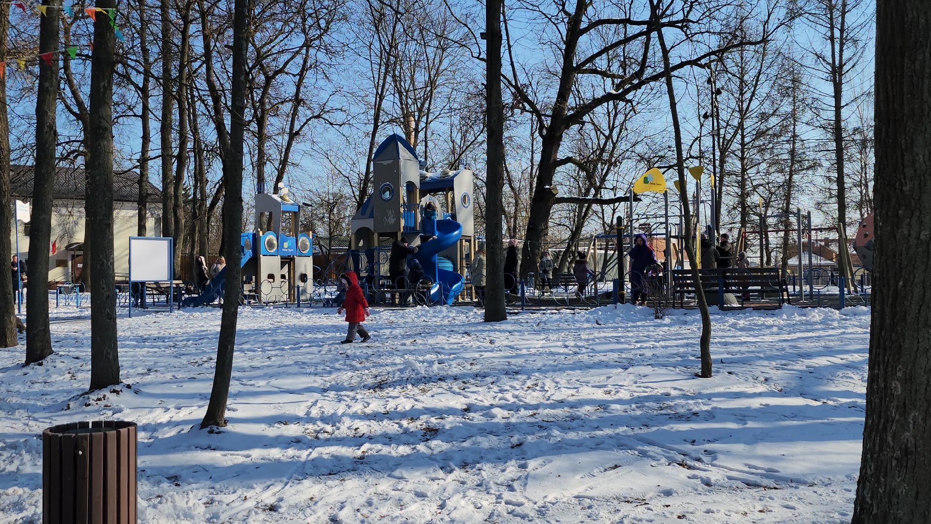 серпухов, парк имени олега степанова, аттракцион детский паровоз, зима в подмосковье, парки серпухова, вертикалки,
