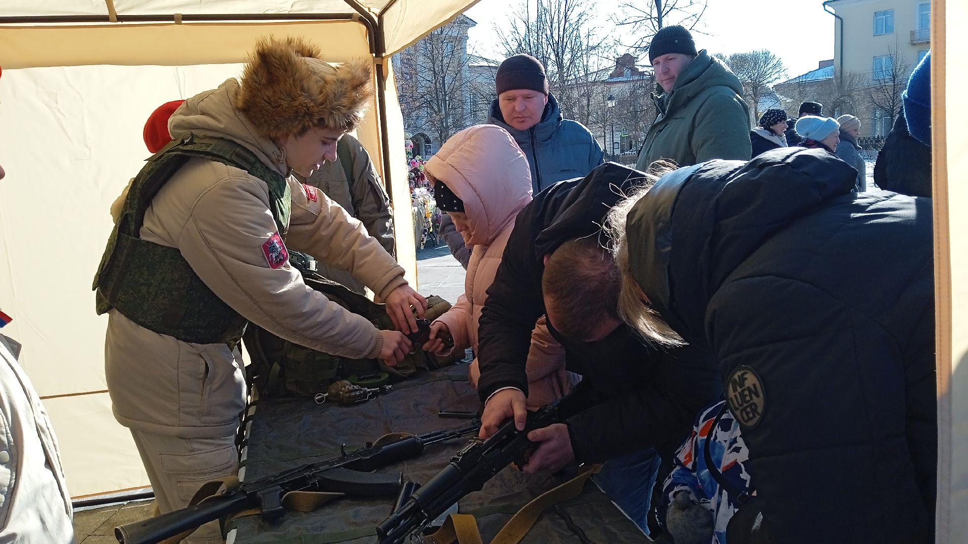 Коломна, 23 февраля, день защитника отечества, разрешите поздравить,