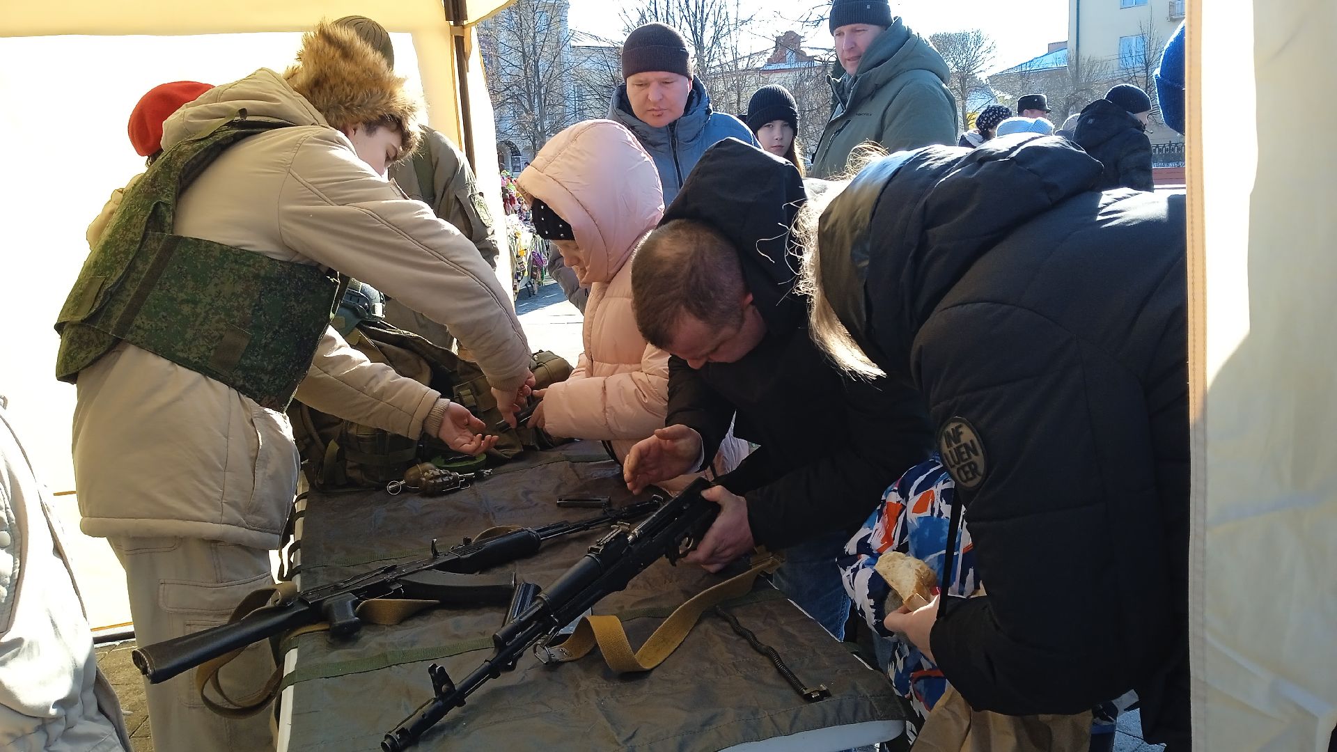 Коломна, 23 февраля, день защитника отечества, разрешите поздравить,