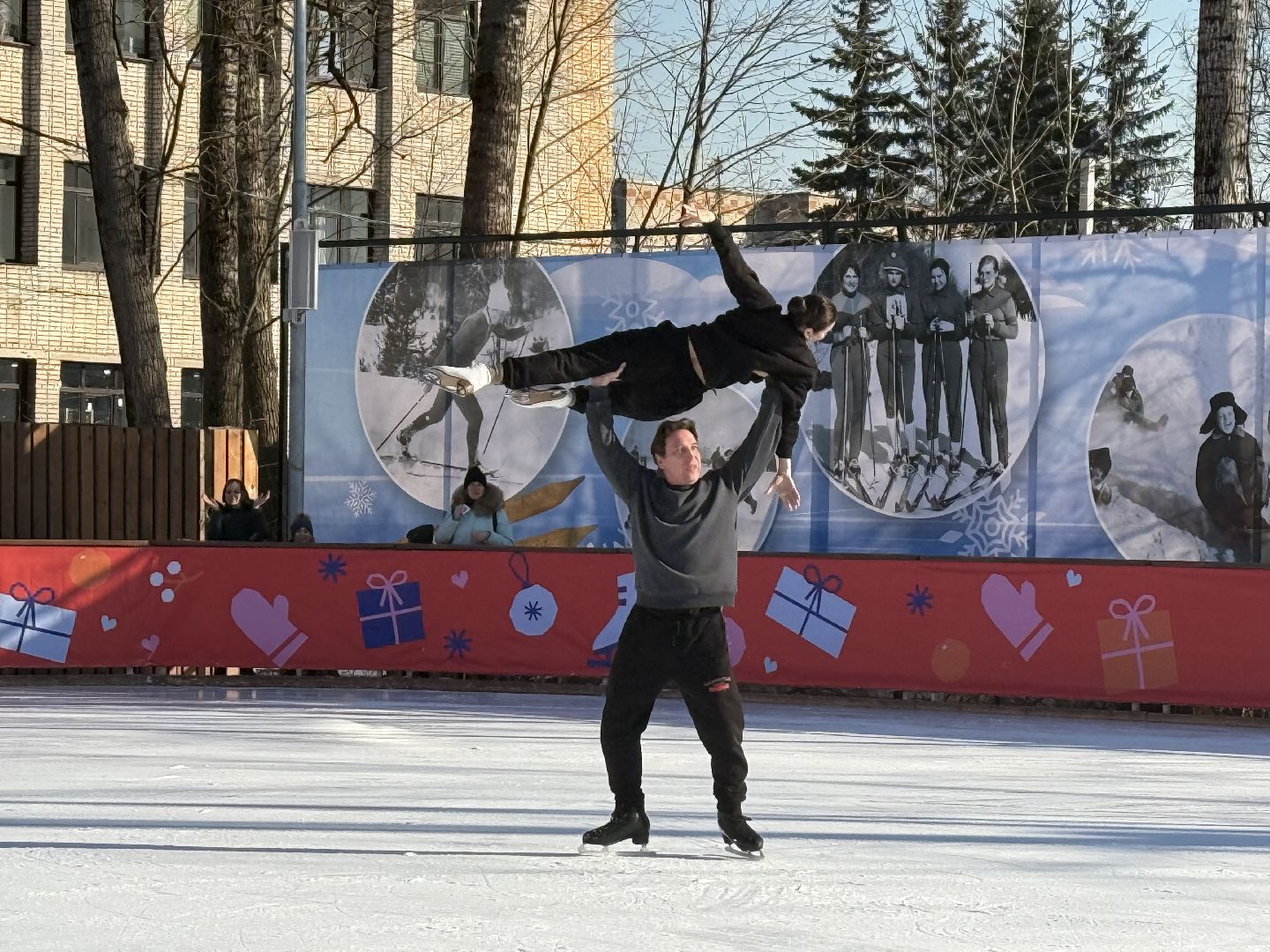 день защитника отечества, парки зимой, парки истры, ледовое шоу, вертикалки,