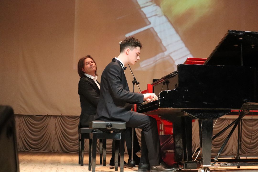 Фрязино, общество