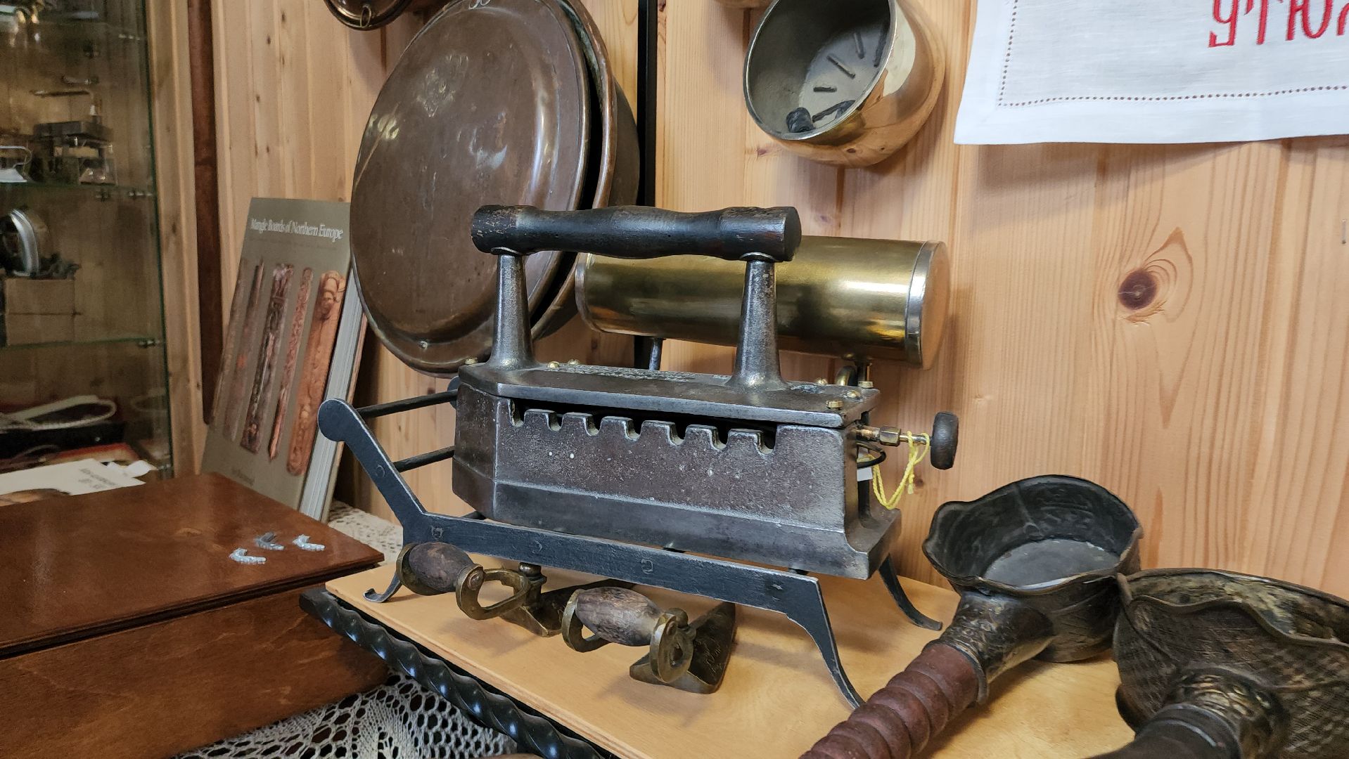 руза, история утюга, утюжатник, рузский муниципальный округ, частная коллекция,