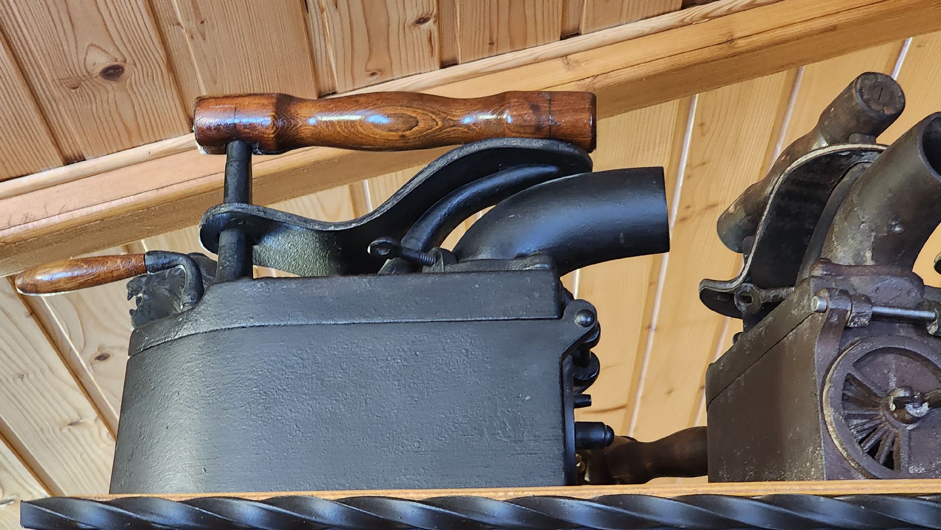 руза, история утюга, утюжатник, рузский муниципальный округ, частная коллекция,