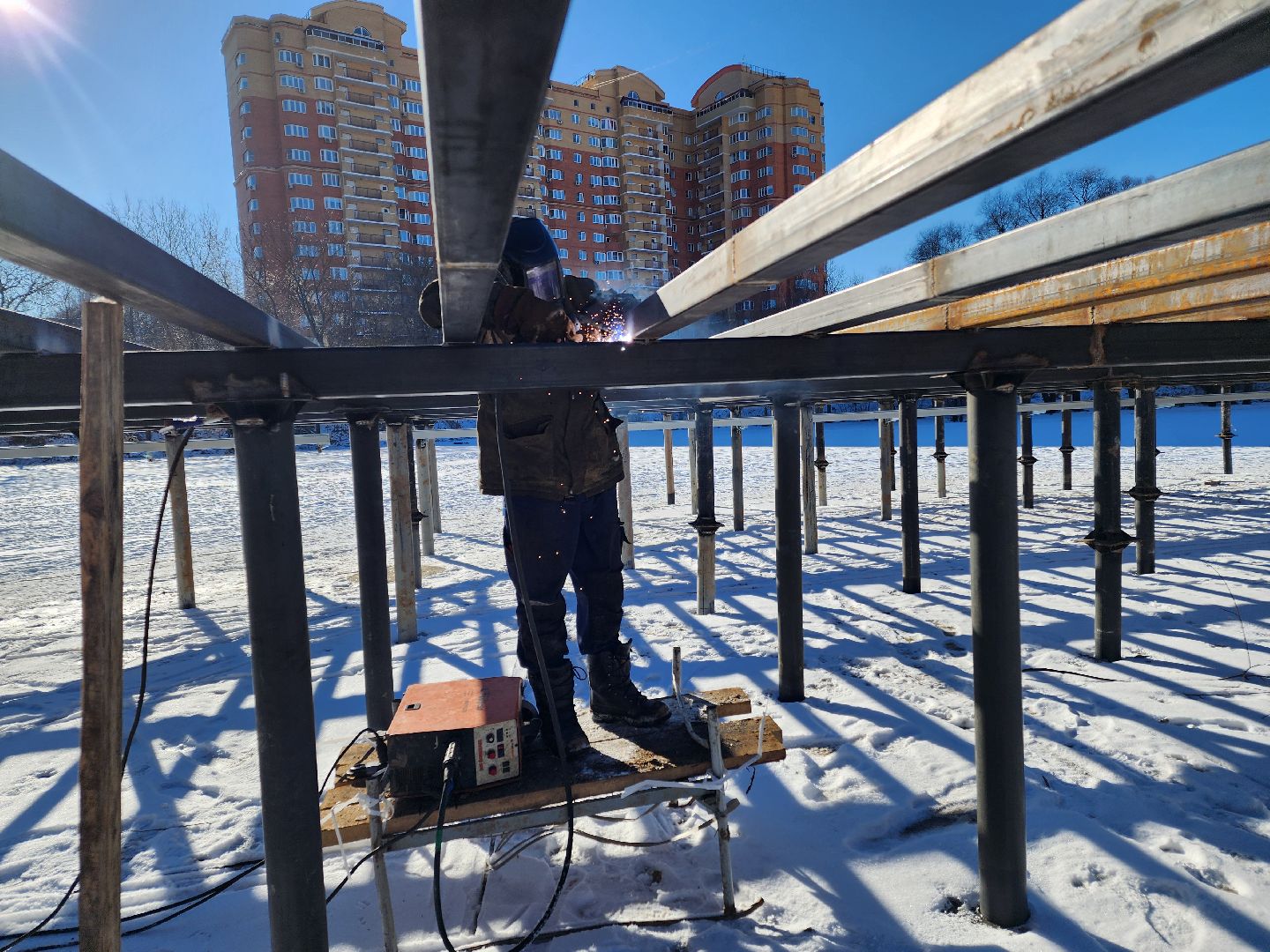 Чехов, улица Береговая, набережная реки Теребенка, благоустройство, обновление, реконструкция, металлические каркасы, пешеходные настилы, пирс, госпрограмма московской области, формирование комфортной городской среды, глава округа Михаил Собакин, нацпроект жилье и городская среда, вертикалки,