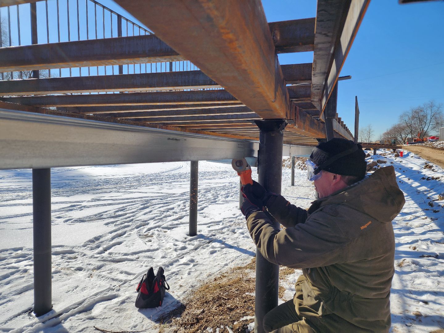 Чехов, улица Береговая, набережная реки Теребенка, благоустройство, обновление, прокладка сетей электроснабжения, инженерные коммуникации, наружное освещение, закладные под электрический кабель, госпрограмма московской области, формирование комфортной городской среды,
