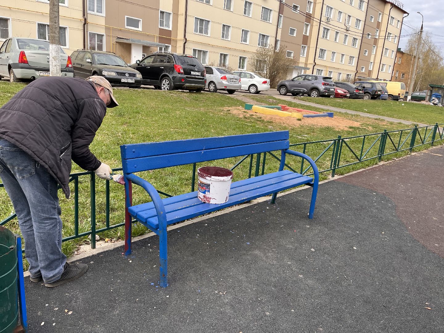 Шаховская, детская площадка, покраска