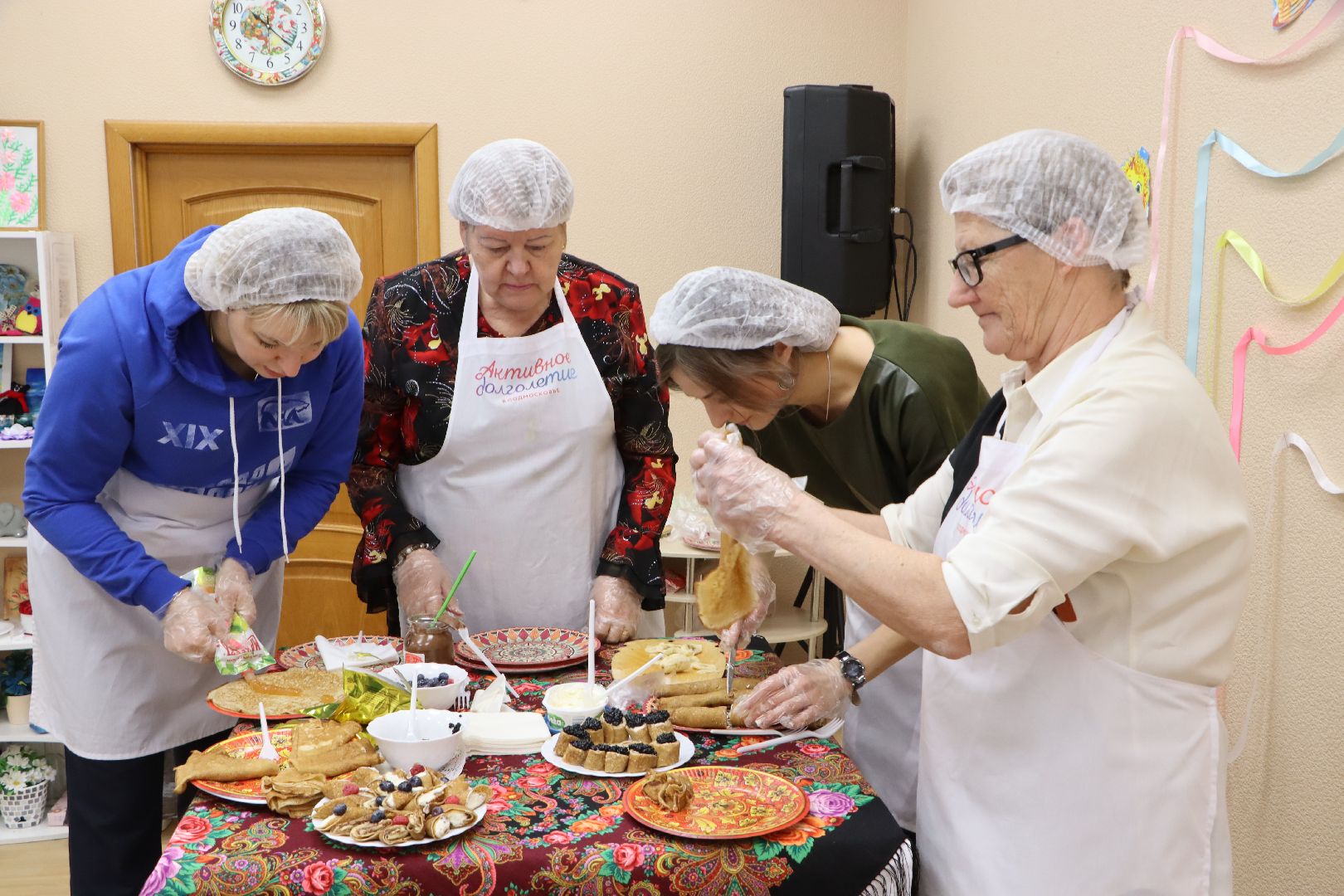 серебряные пруды, социальная защита серебряных прудов, активное долголетие, масленица, блины, налистники, молодогвардейцы серебряных прудов,