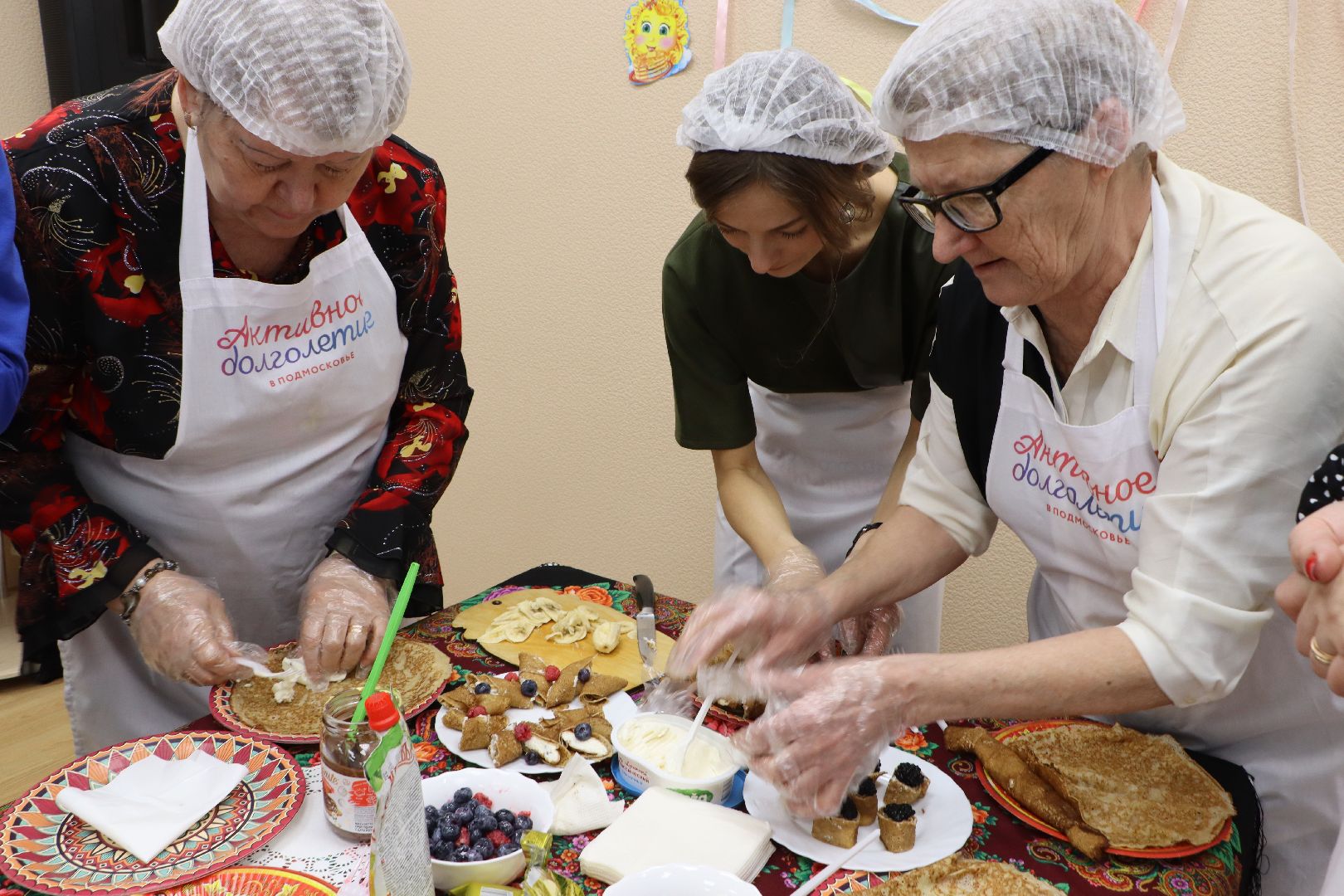 серебряные пруды, социальная защита серебряных прудов, активное долголетие, масленица, блины, налистники, молодогвардейцы серебряных прудов,