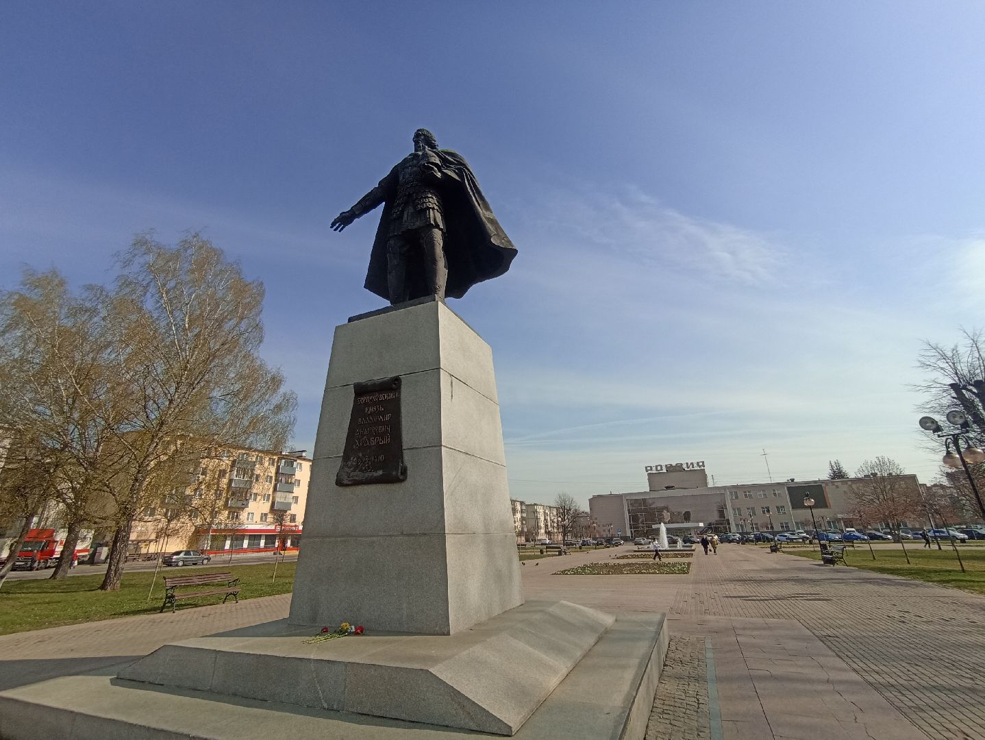 Серпухов, Подмосковье, фонтан, цветы, виола