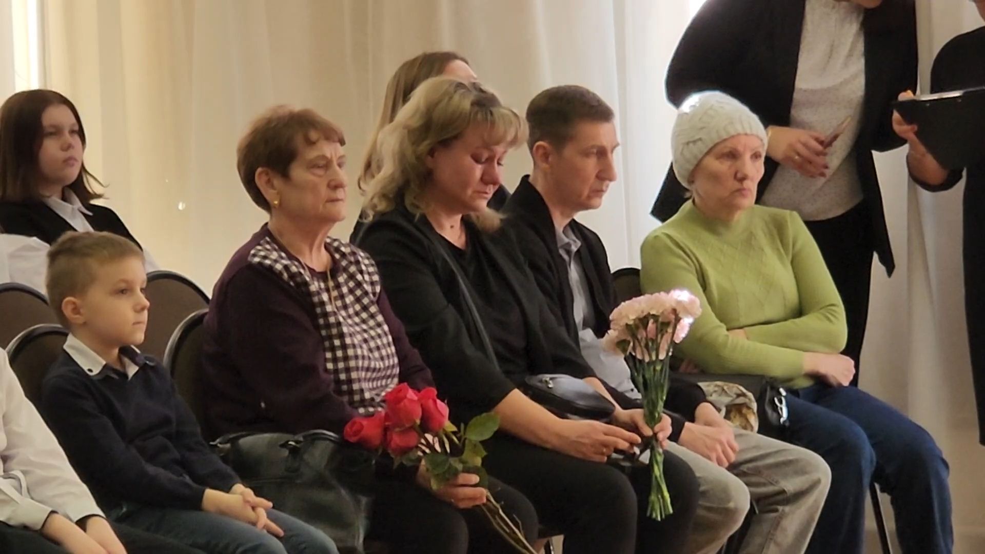 вертикалки, Открытие памятной доски бойцу СВО, Школа имени Тимофеева, Памятная доска герою сво,