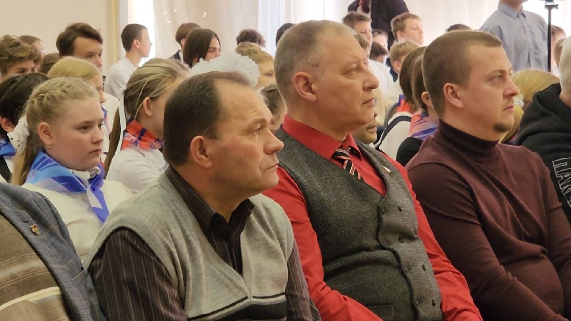 вертикалки, Открытие памятной доски бойцу СВО, Школа имени Тимофеева, Памятная доска герою сво,