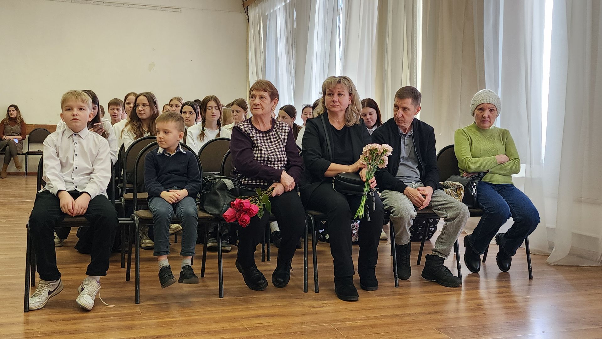 вертикалки, Открытие памятной доски бойцу СВО, Школа имени Тимофеева, Памятная доска герою сво,