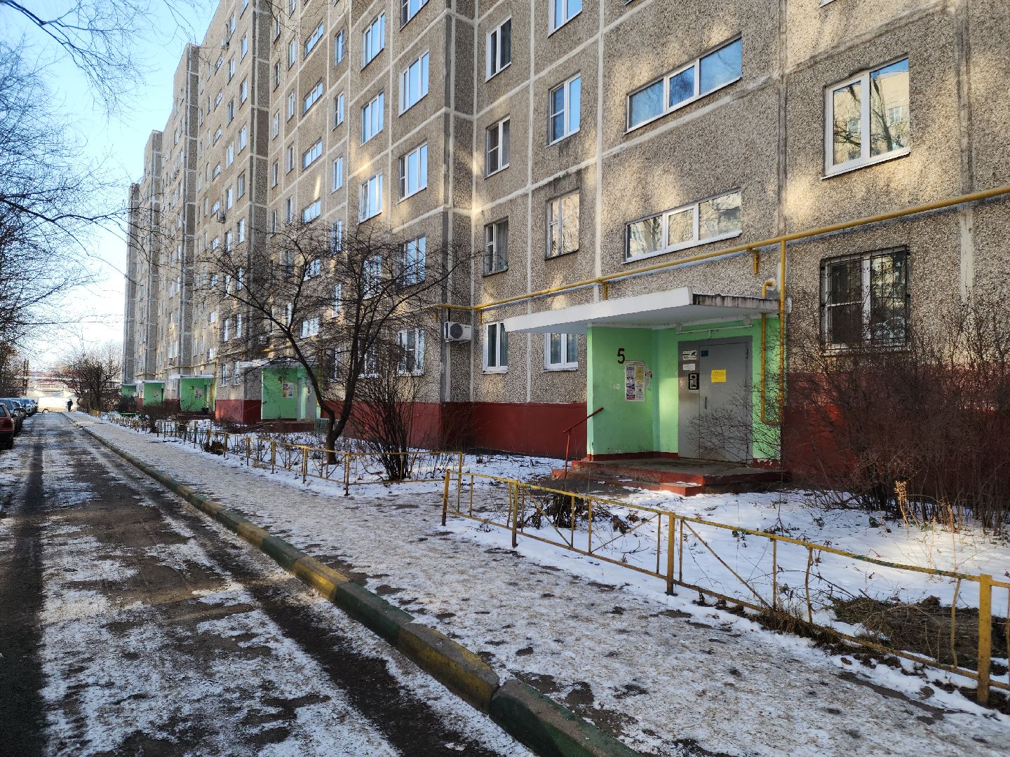 Подольск, Выездная администрация, придомовая территория, вертикалки,