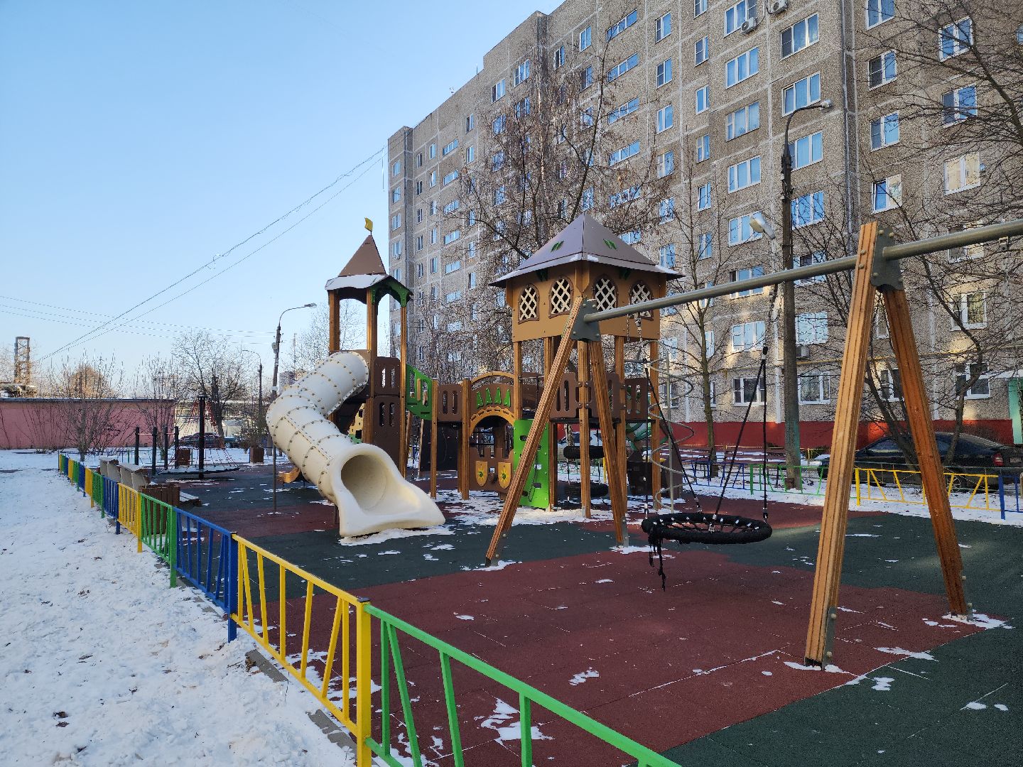 Подольск, Выездная администрация, придомовая территория, вертикалки,