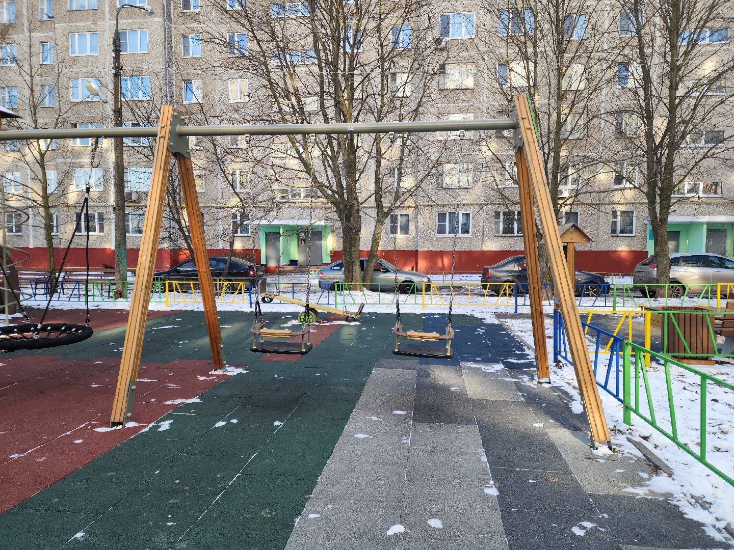 Подольск, Выездная администрация, придомовая территория, вертикалки,