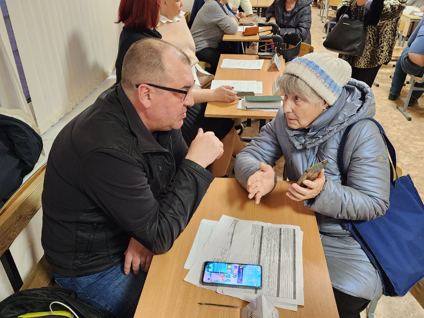 Чехов, микрорайон Венюково, выездная администрация, встреча с жителями, обращения граждан, улица Чехова, входная группа, ступеньки, входная дверь, тамбур, потолок и стены, текущий ремонт, обновление, управляющая компания, содержание дома,