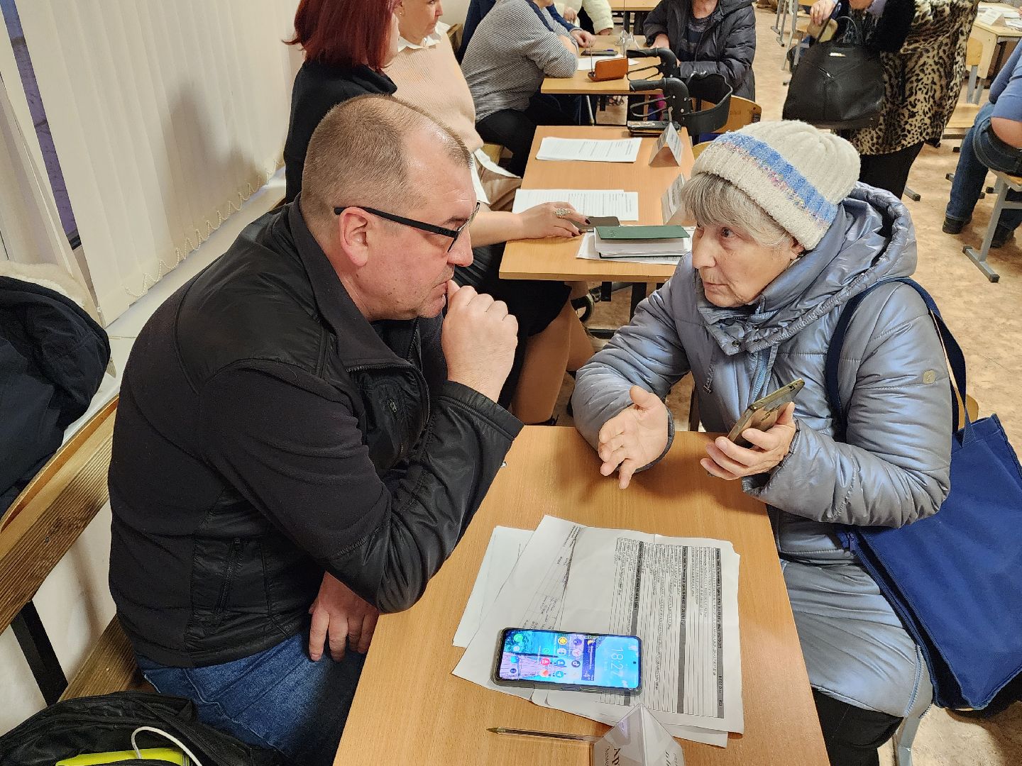 Чехов, микрорайон Венюково, выездная администрация, встреча с жителями, обращения граждан, улица Чехова, входная группа, ступеньки, входная дверь, тамбур, потолок и стены, текущий ремонт, обновление, управляющая компания, содержание дома,