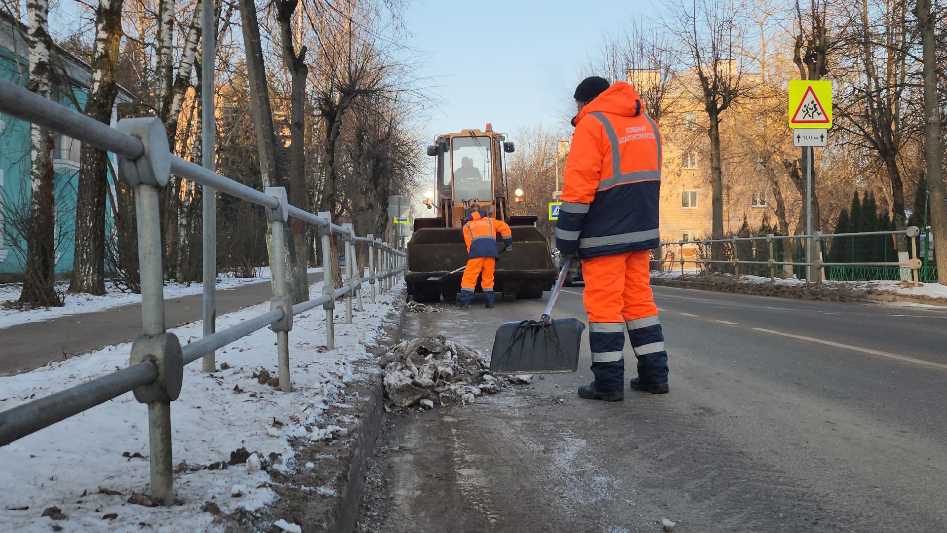 серпухов, улица физкультурная, микрорайон имени ногина, комбинат благоустройства, уборка дорог, вертикалки,