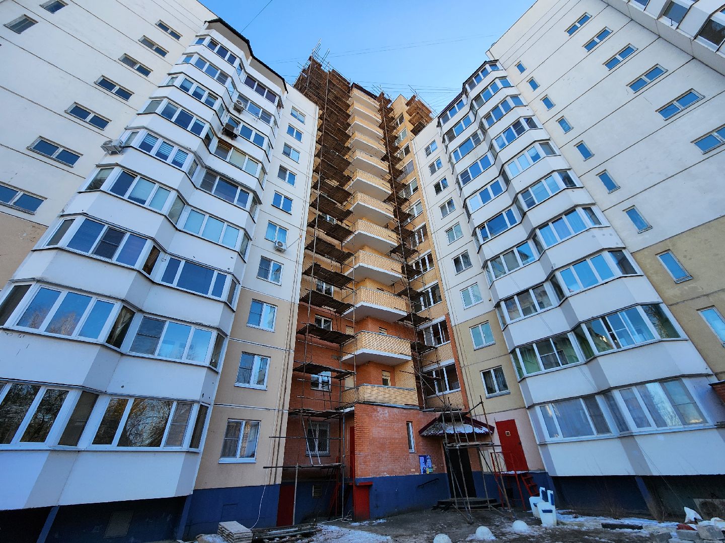 Чехов, улица Дружбы 1а, жилой дом, капитальный ремонт фасада, реконструкция фасада, обновление наружных стен, фонд капитального ремонта мо, несущая способность фасада, теплоизоляция, гидроизоляция, вертикалки,