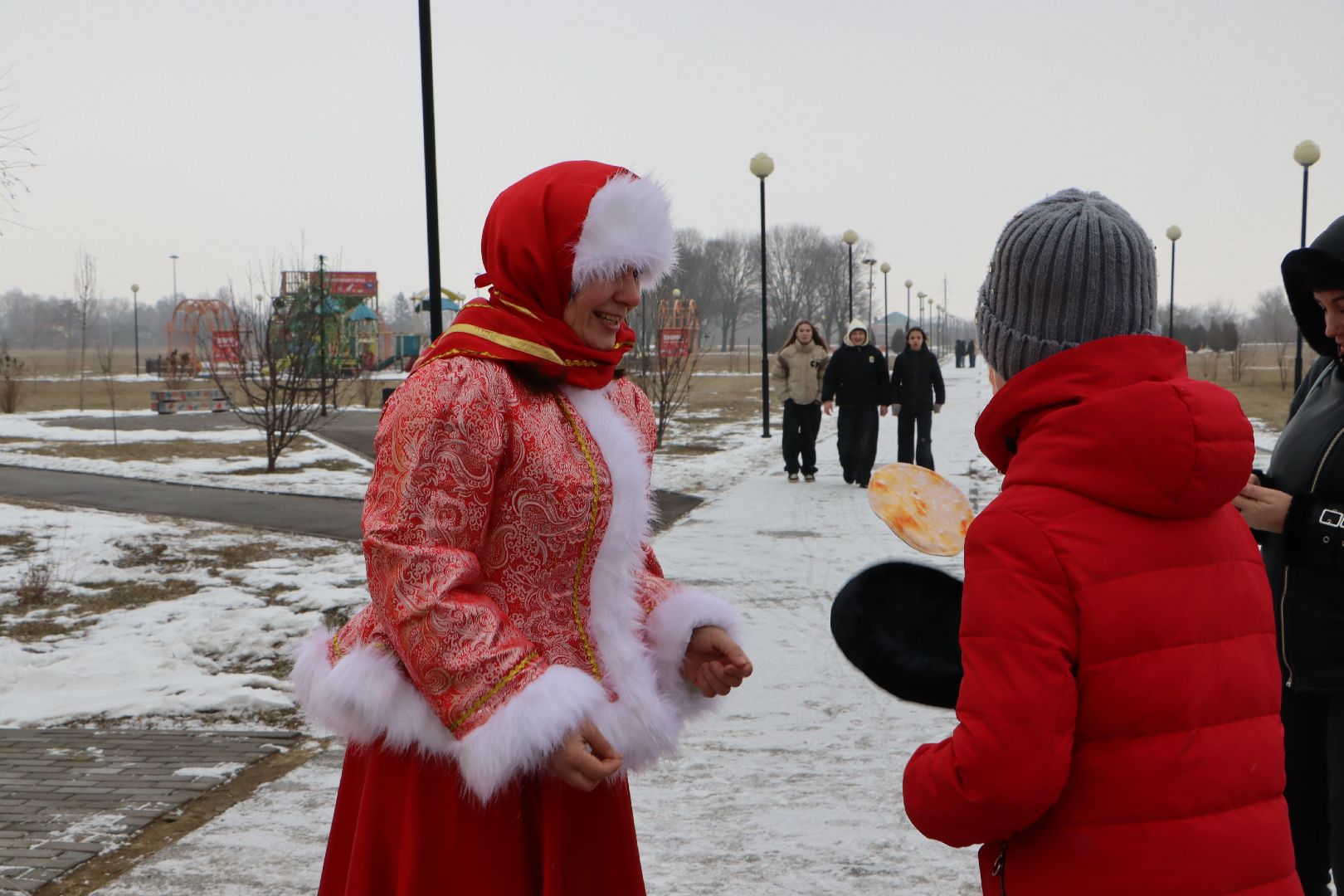 масленица, чучело, серебряные пруды, парк серебряный, масленичные гуляния,