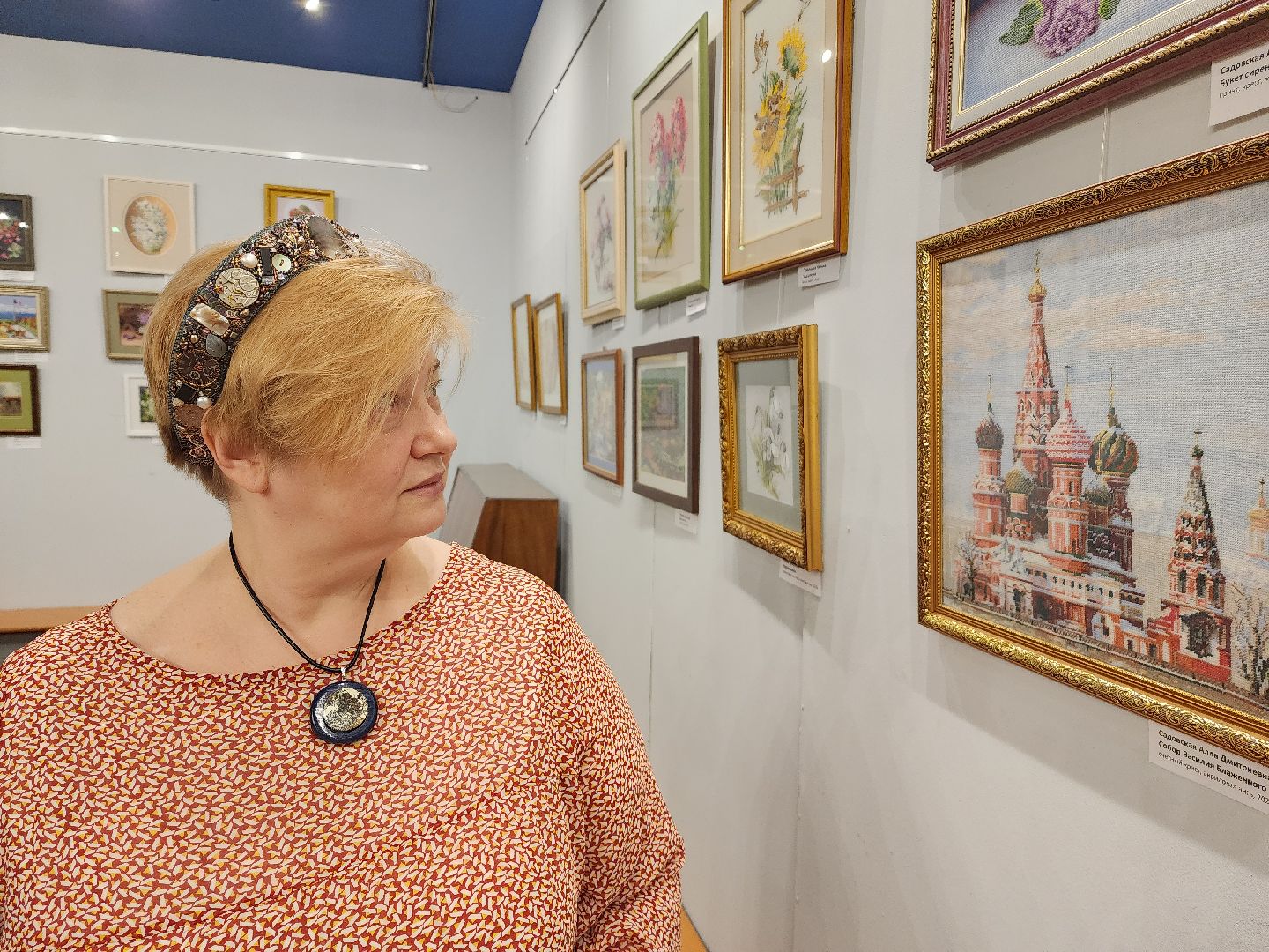 вертикалки, женщины, 8 марта, бисер,