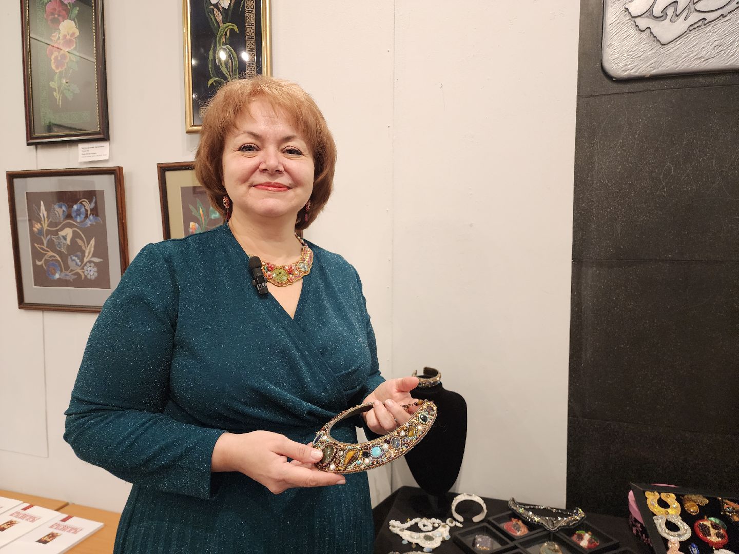 вертикалки, женщины, 8 марта, бисер,