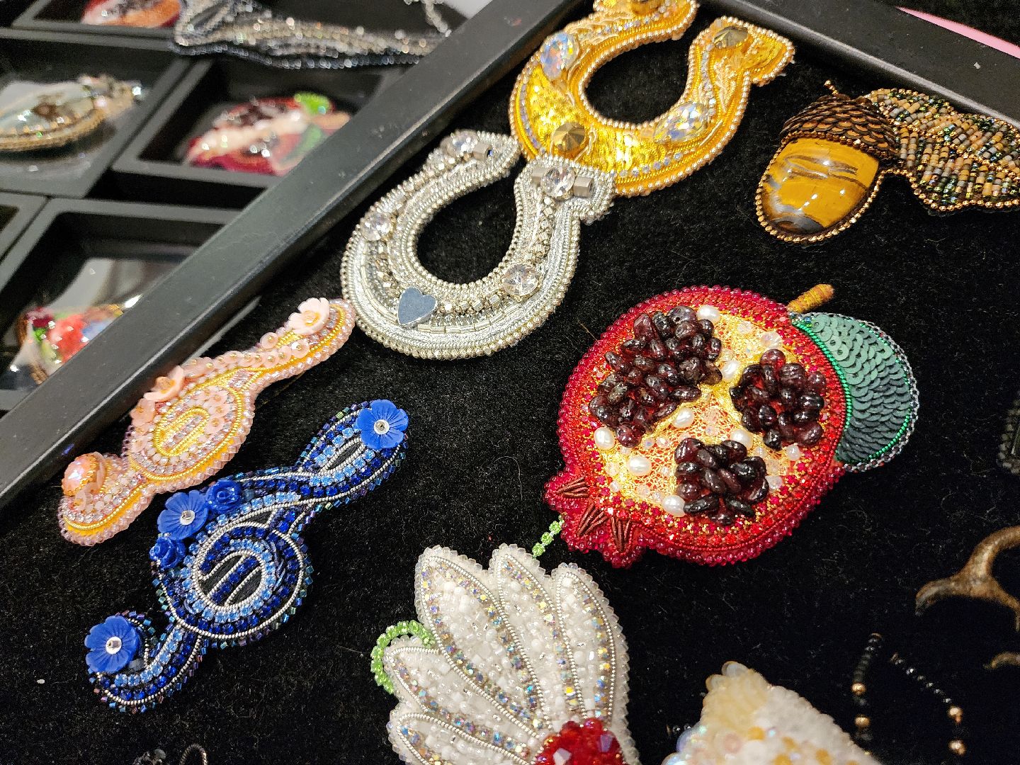 вертикалки, женщины, 8 марта, бисер,