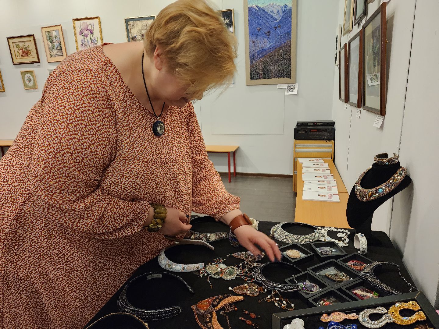 вертикалки, женщины, 8 марта, бисер,