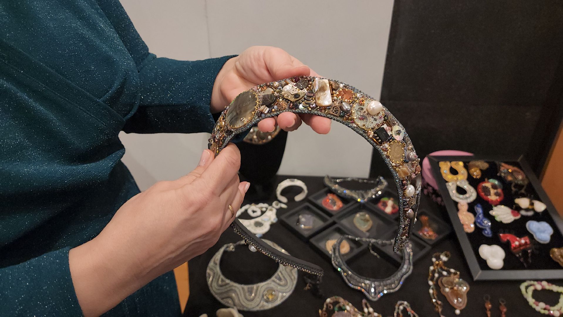 вертикалки, женщины, 8 марта, бисер,