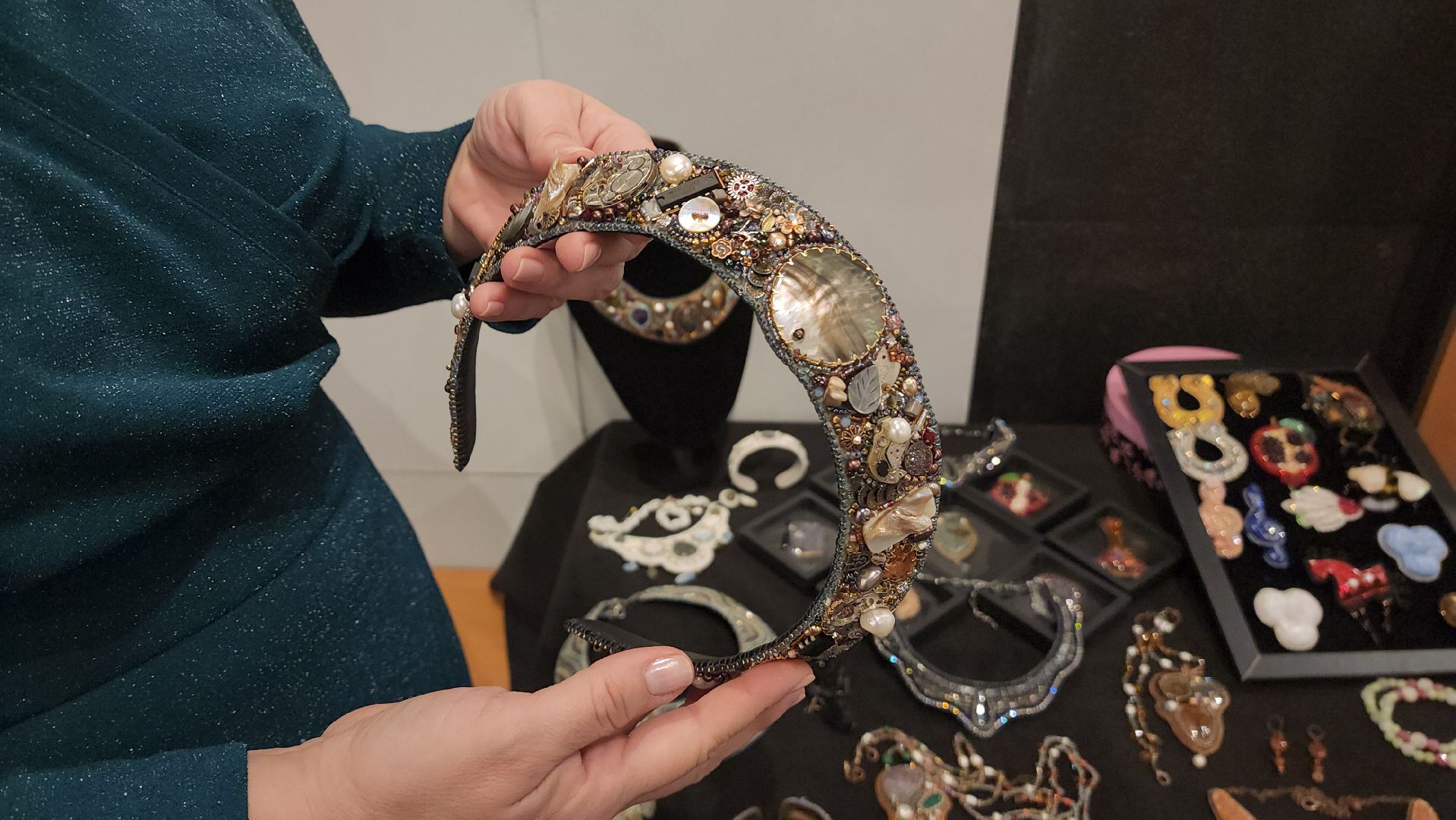 вертикалки, женщины, 8 марта, бисер,