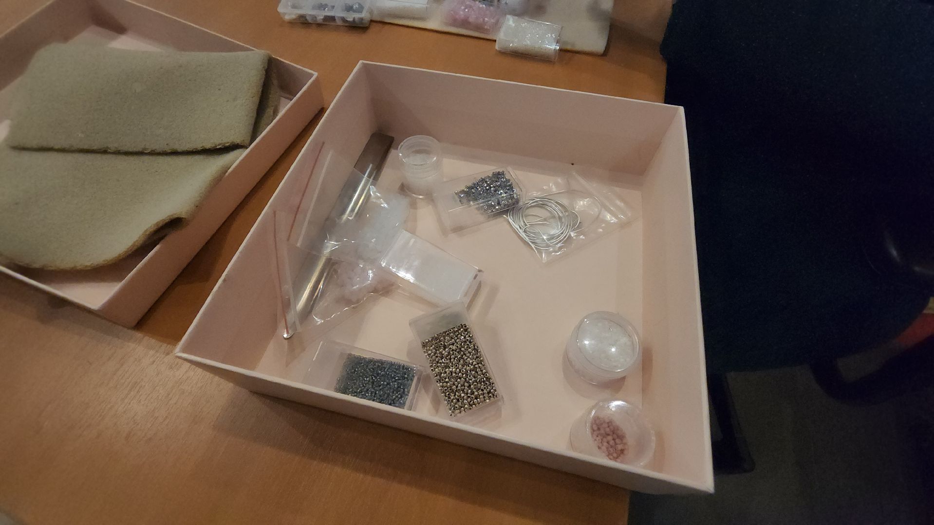 вертикалки, женщины, 8 марта, бисер,