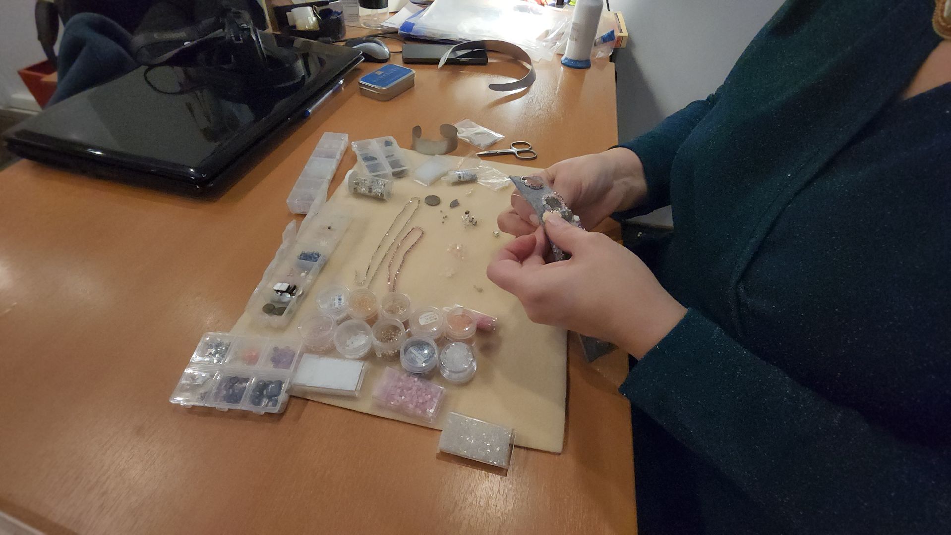 вертикалки, женщины, 8 марта, бисер,