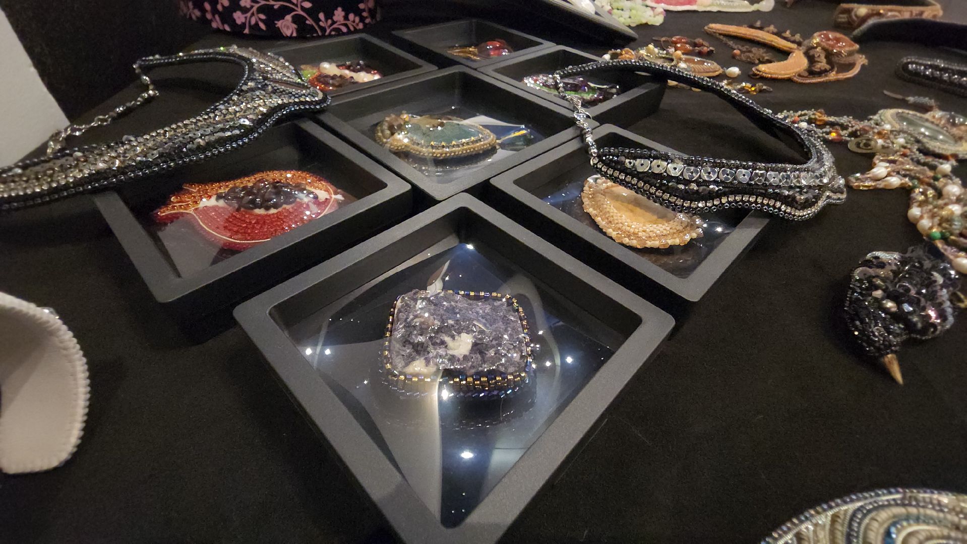 вертикалки, женщины, 8 марта, бисер,