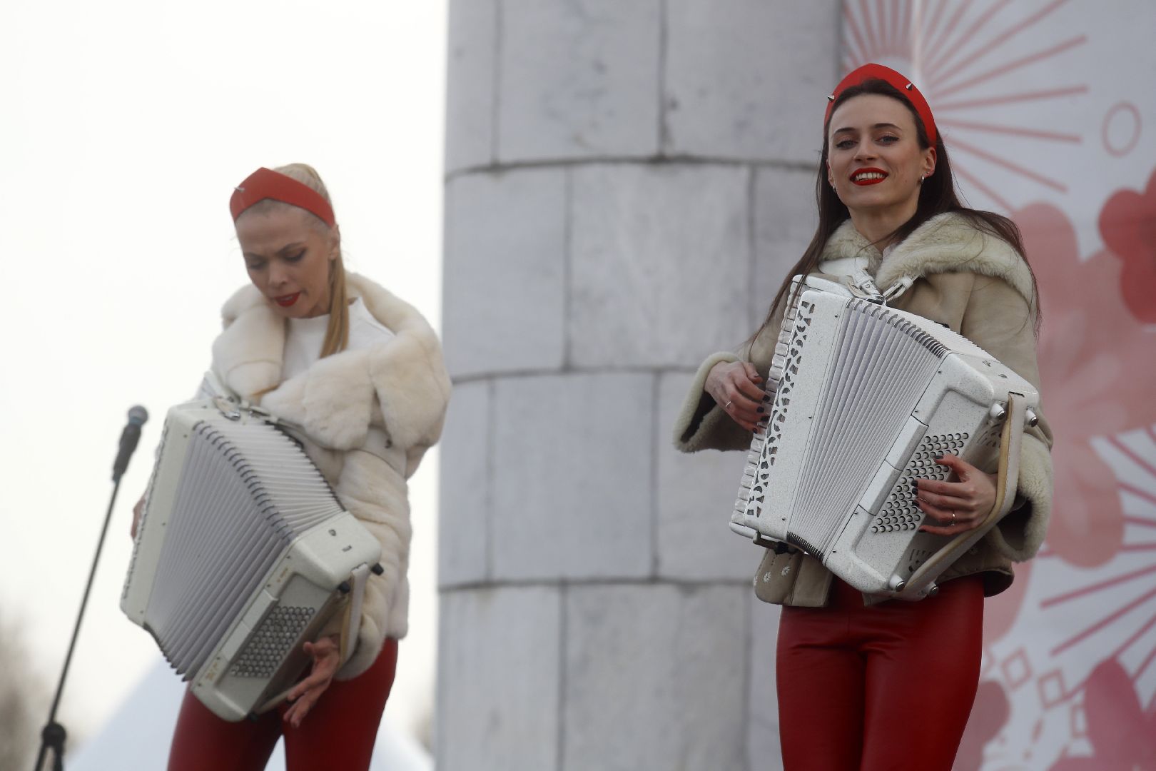Арт-Масленица, Самое высокое чучело России, Масленичный фестиваль, масленичные гуляния, музей заповедник горки ленинские,