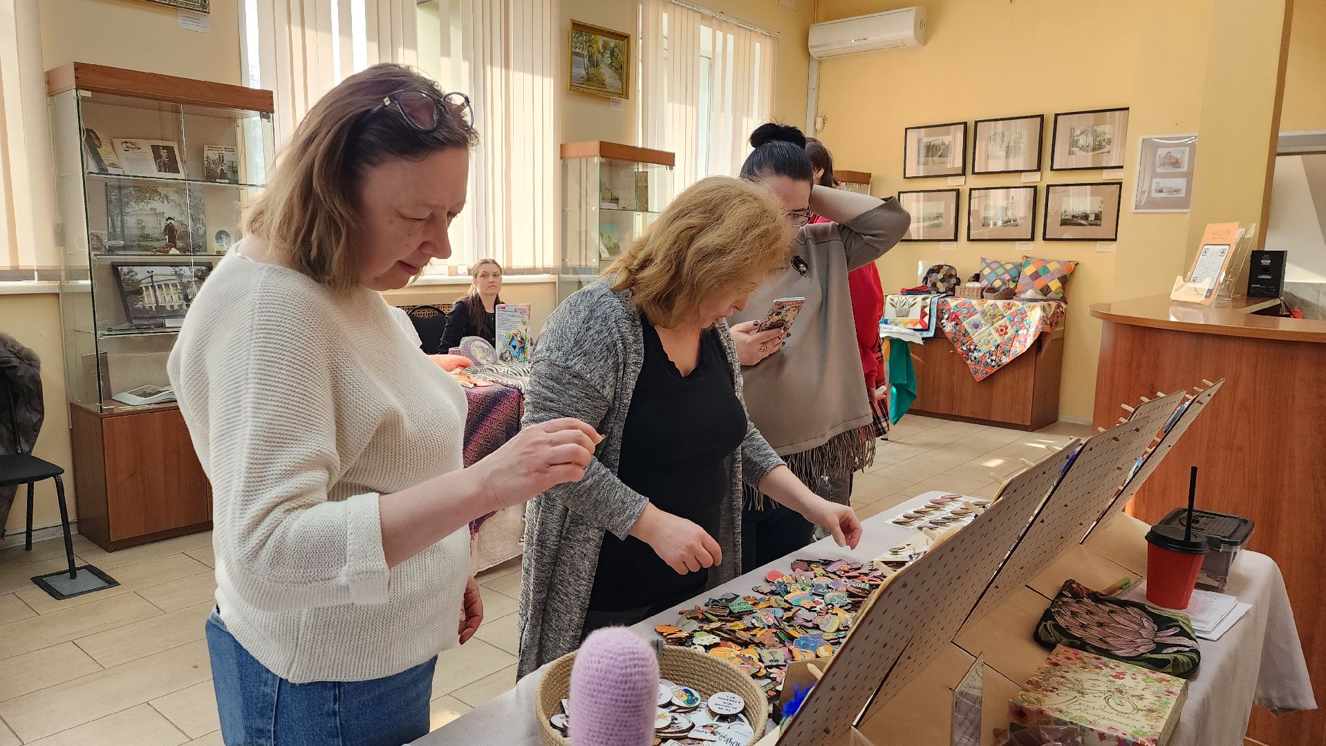 истра, ярмарка ремесленников, библиотека, вертикалки,